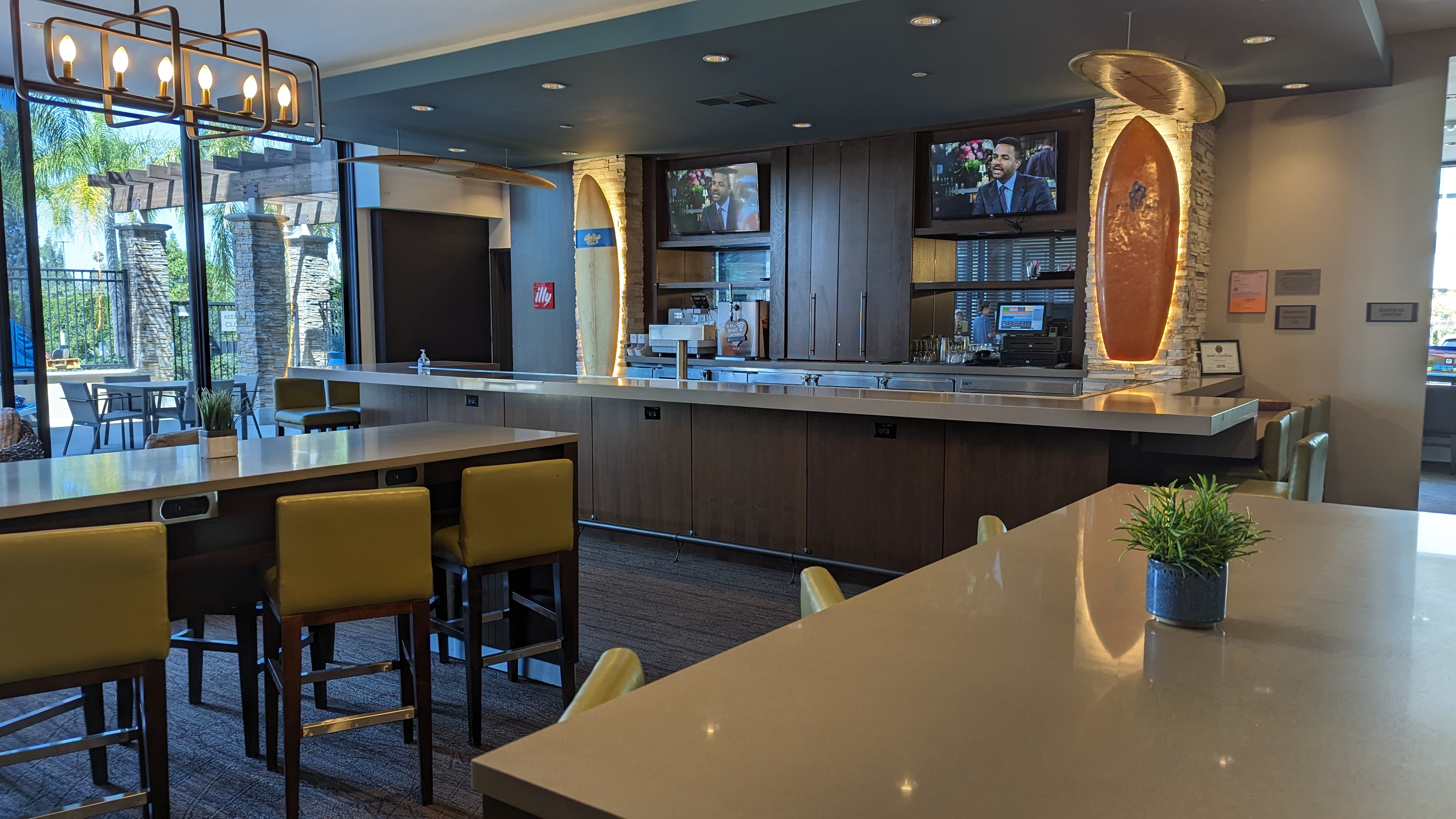 SunCoast Park Hotel Anaheim lobby bar