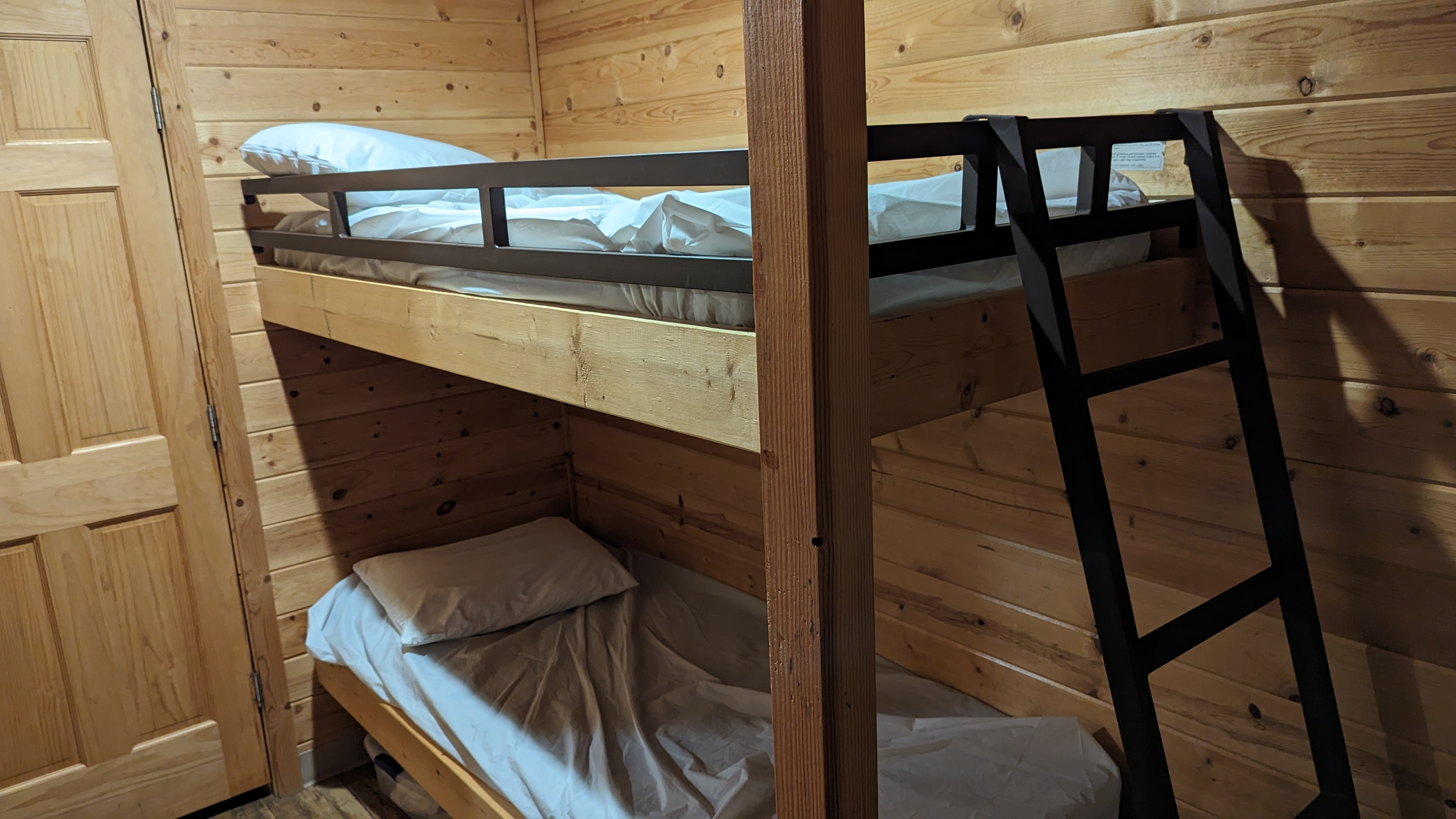 Thousand Trails Colorado River cabin bunk beds Thousand Trails Colorado River cabin bunk beds