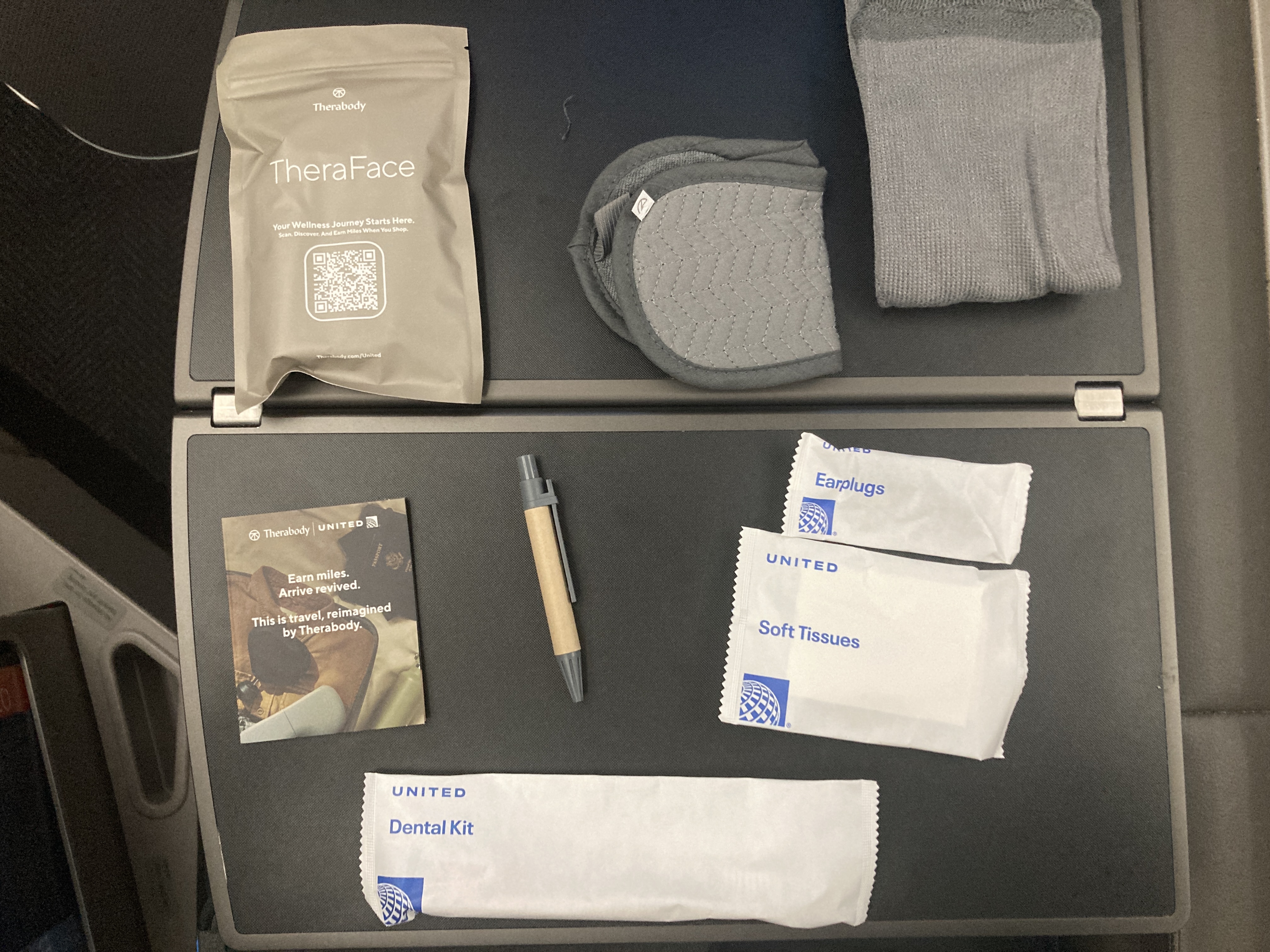 United Polaris business class 787 10 amenity kit items HND LAX