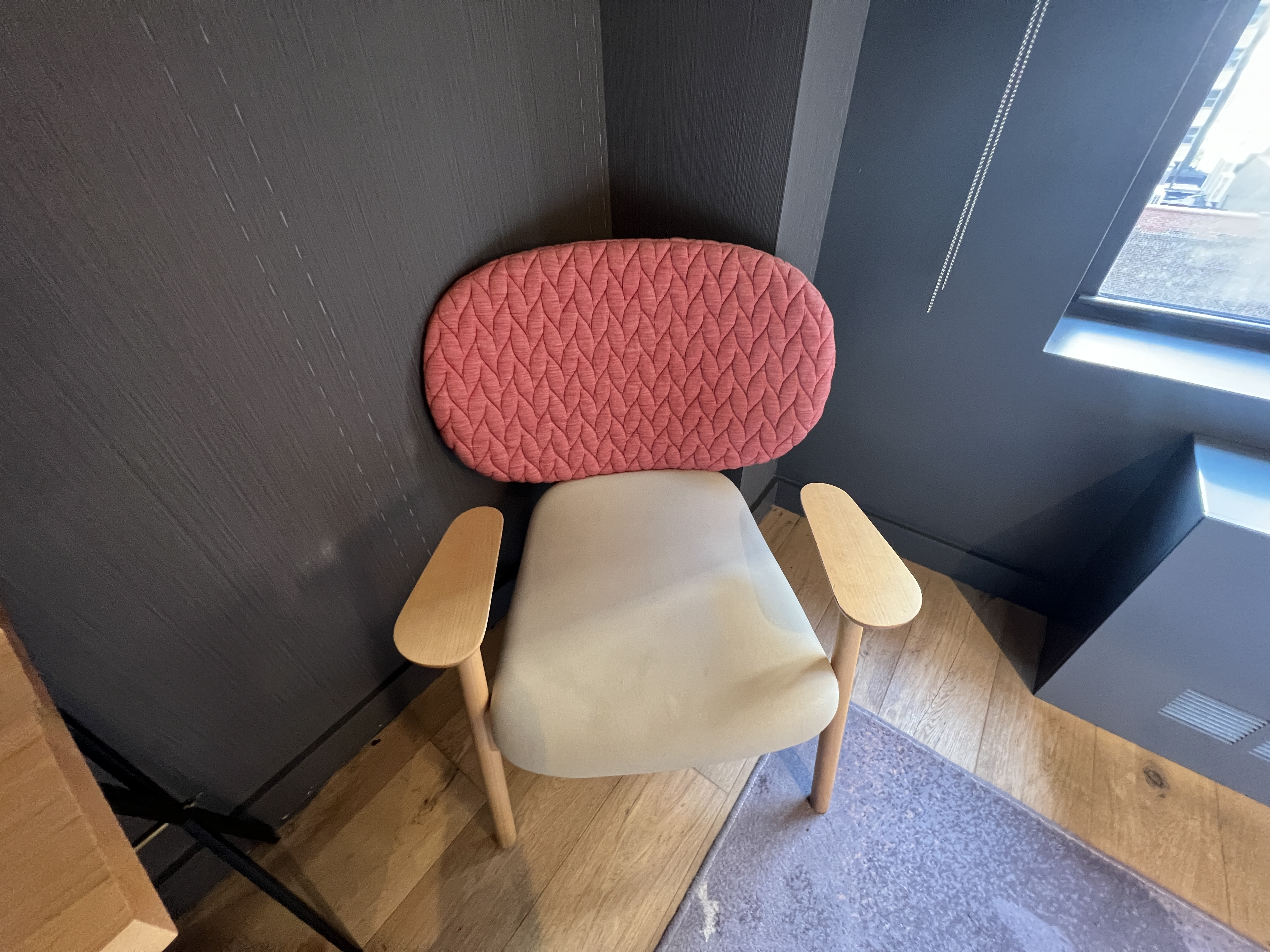 The Time New York corner chair
