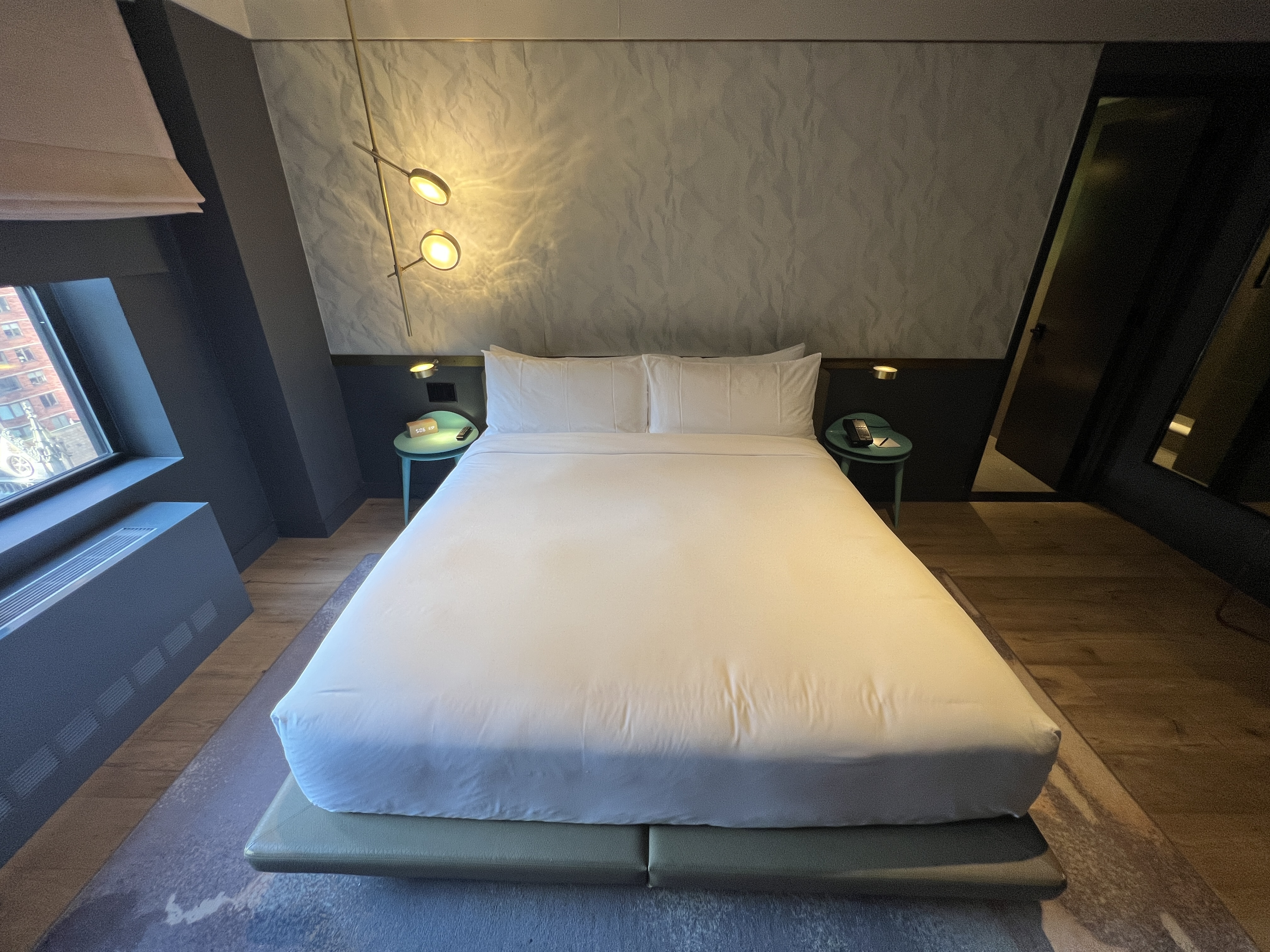The Time New York King size bed