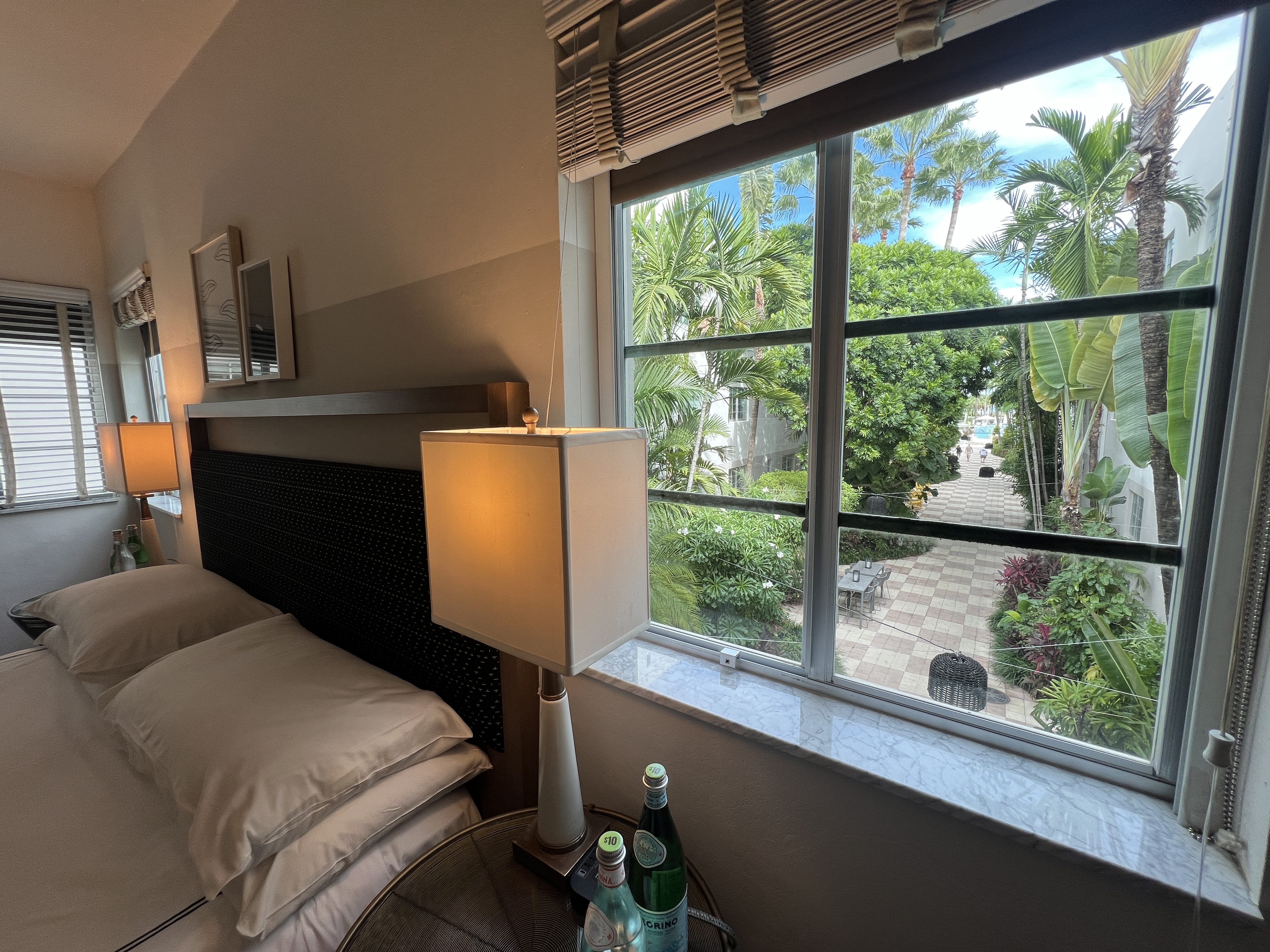Kimpton Surfcomber King Garden Room Courtyard View