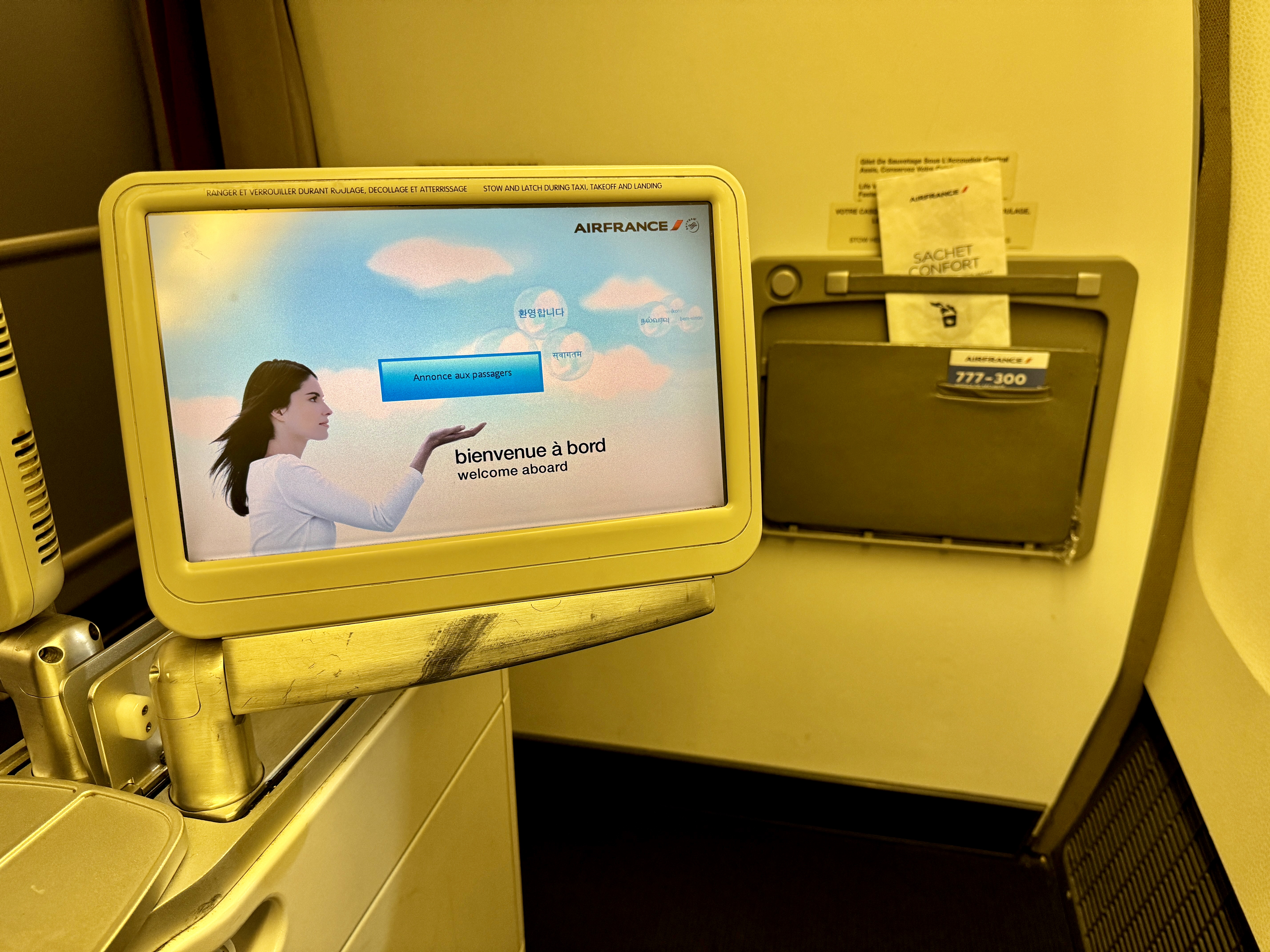 Air France 777 Business Class IFE Screen Air France 777 Business Class IFE Screen