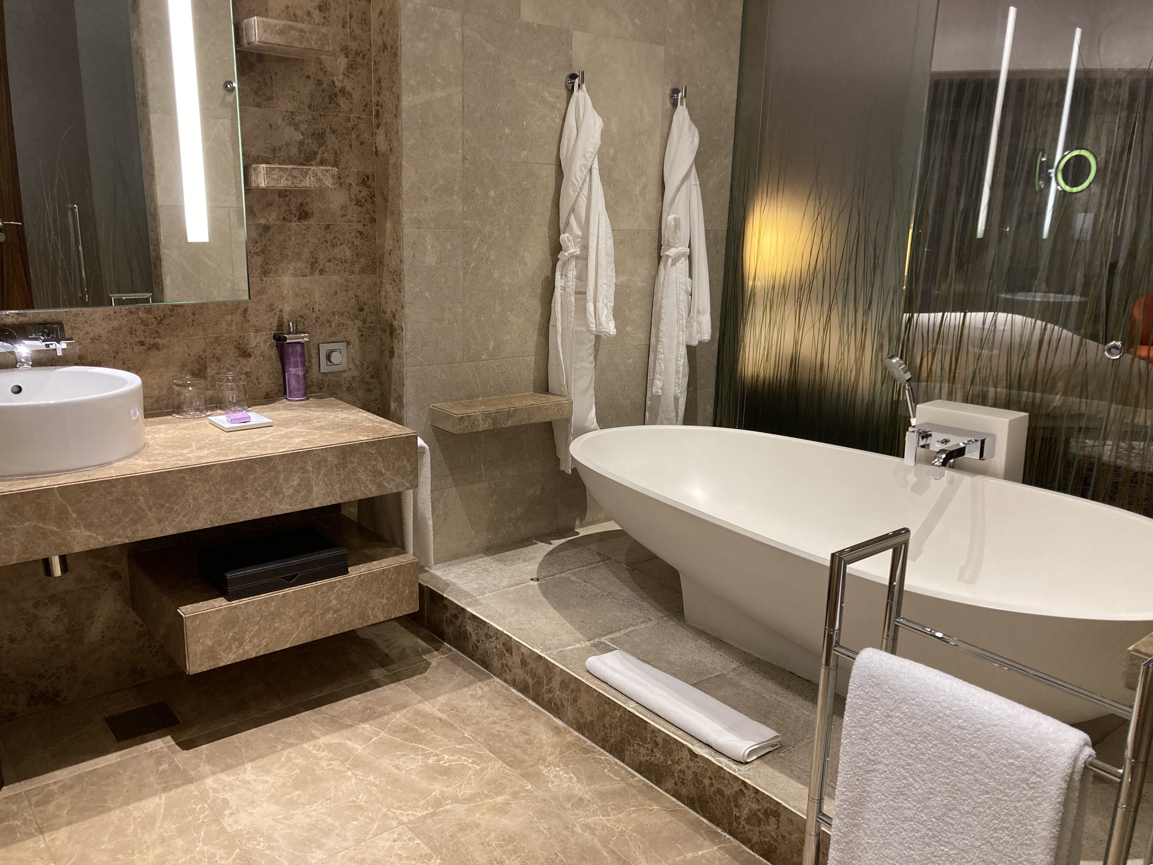 Andaz Capital Gate Abu Dhabi bathroom tub sink