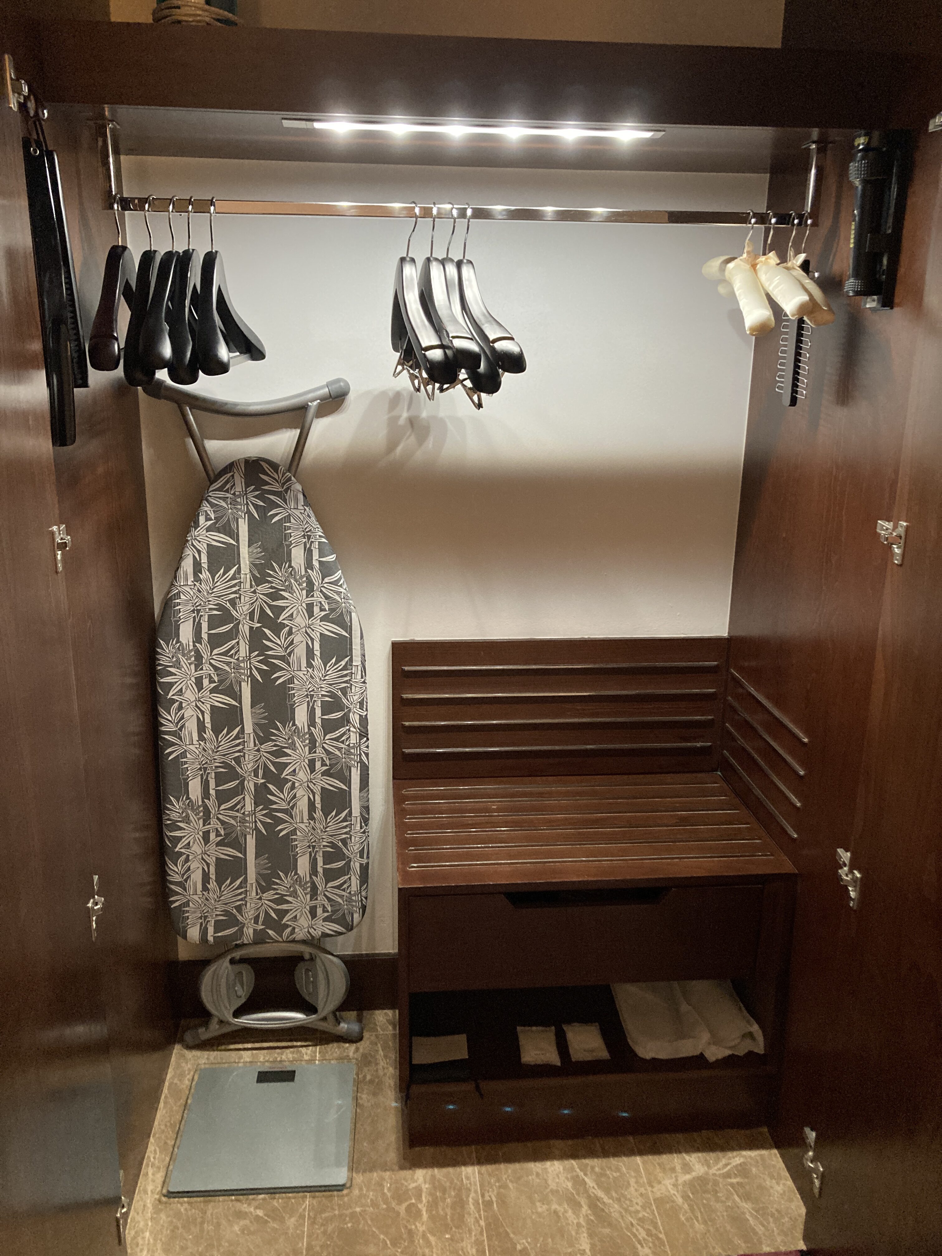 Andaz Capital Gate Abu Dhabi closet