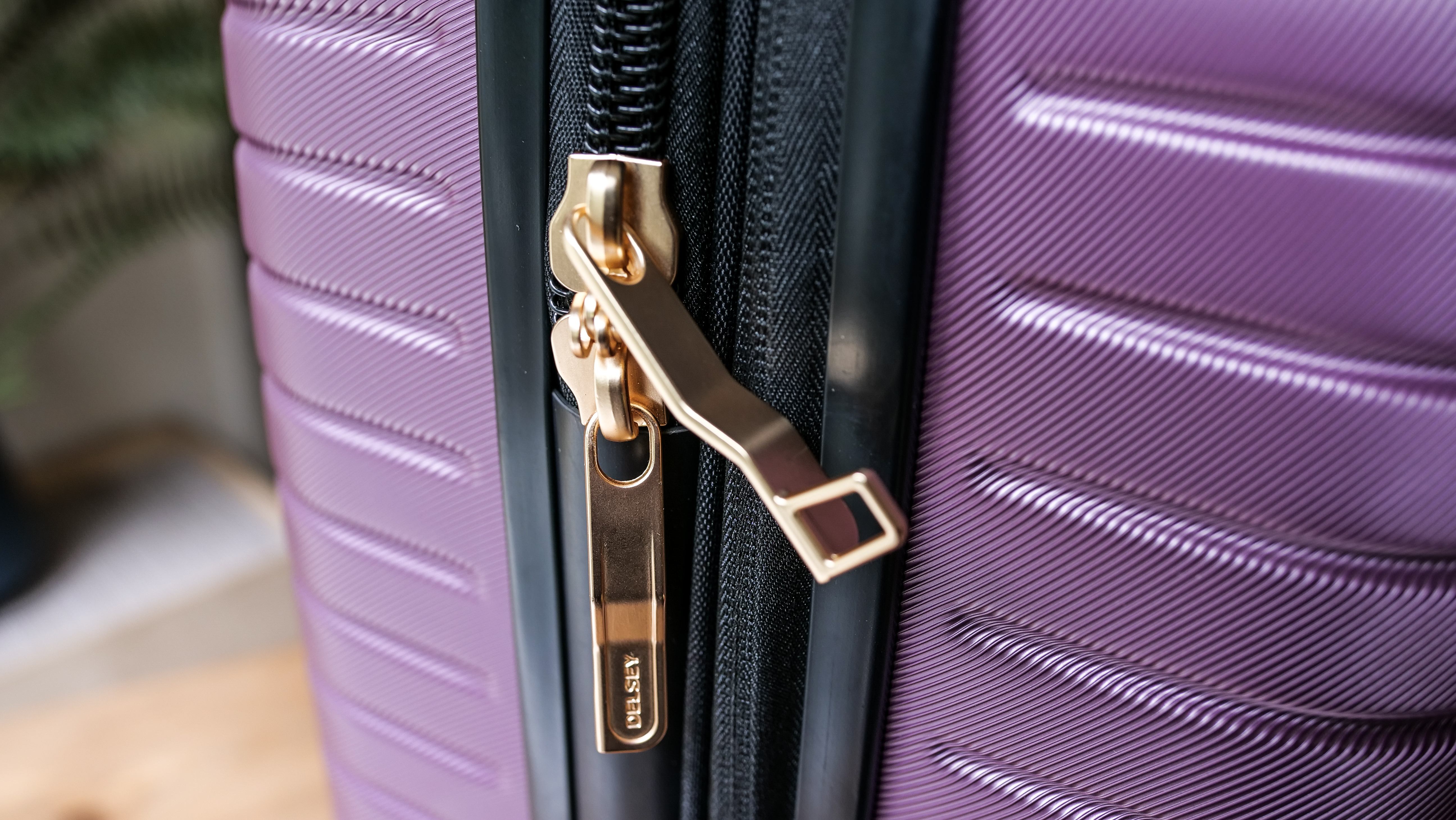 Delsey Paris Cruise 3.0 Hardside zips