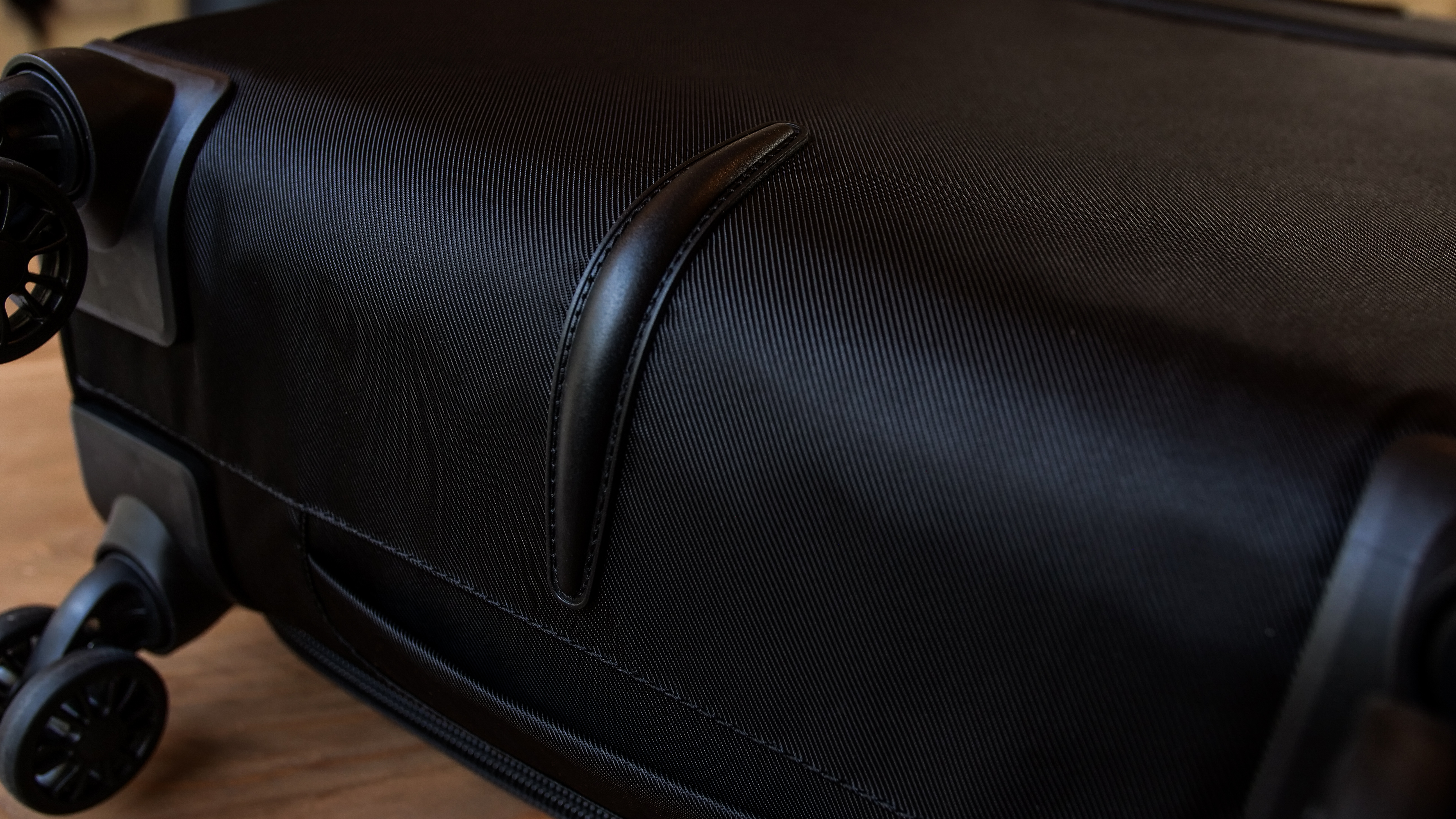 Delsey Sky Max close up bottom guard