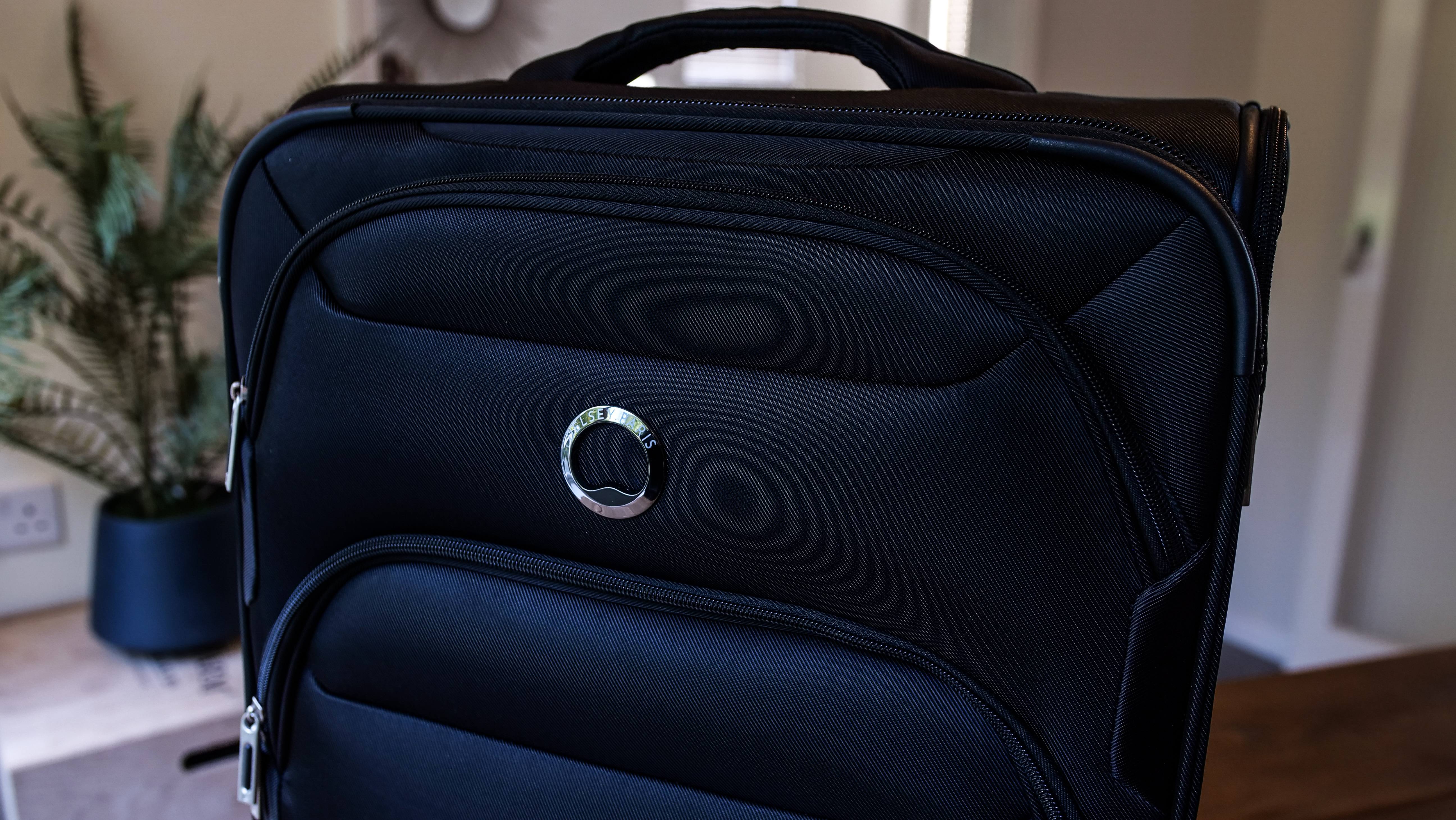 Delsey Sky Max close up