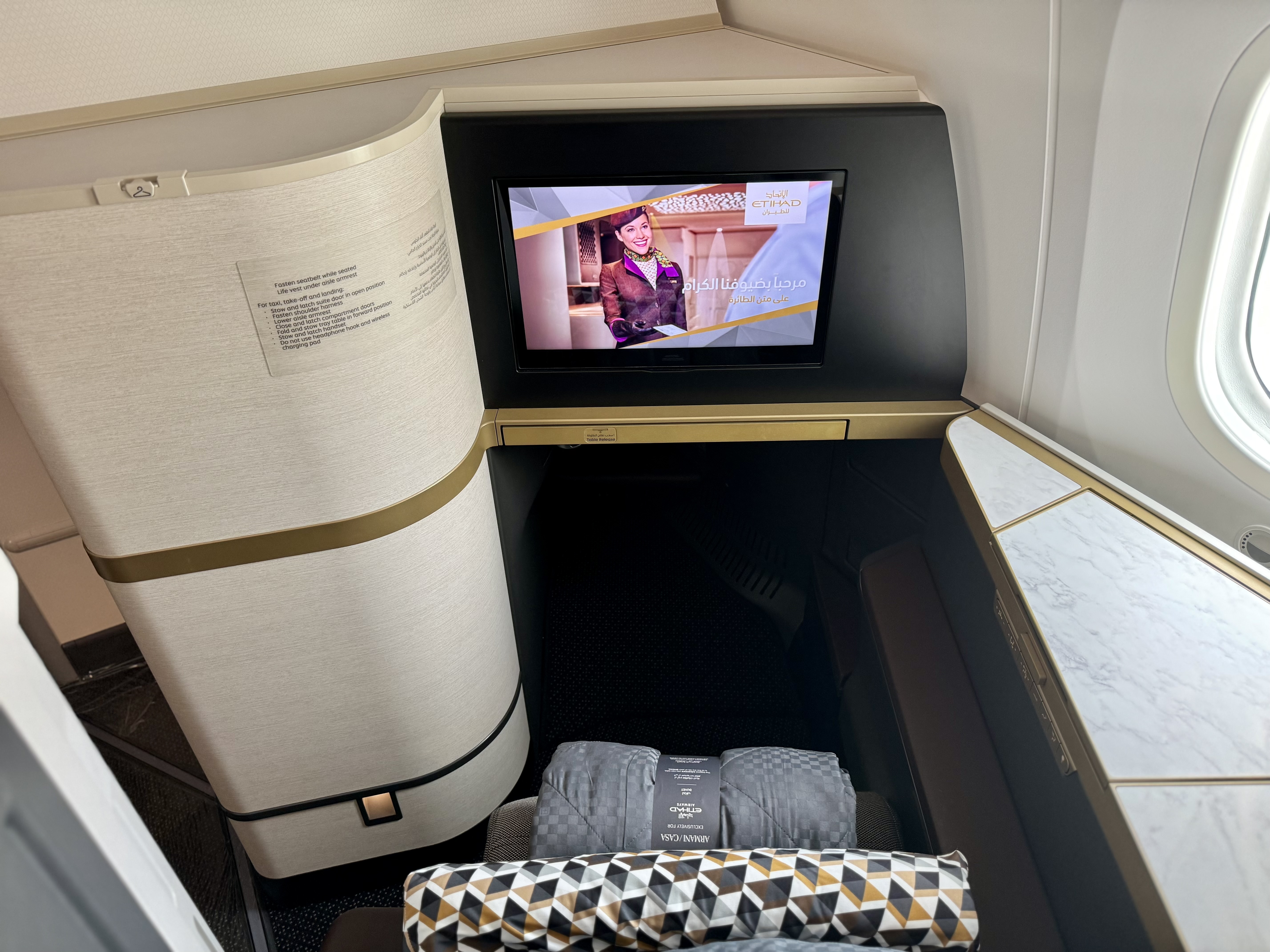 Dubai Airshow Etihad new 787 Dreamliner business class seat row 1