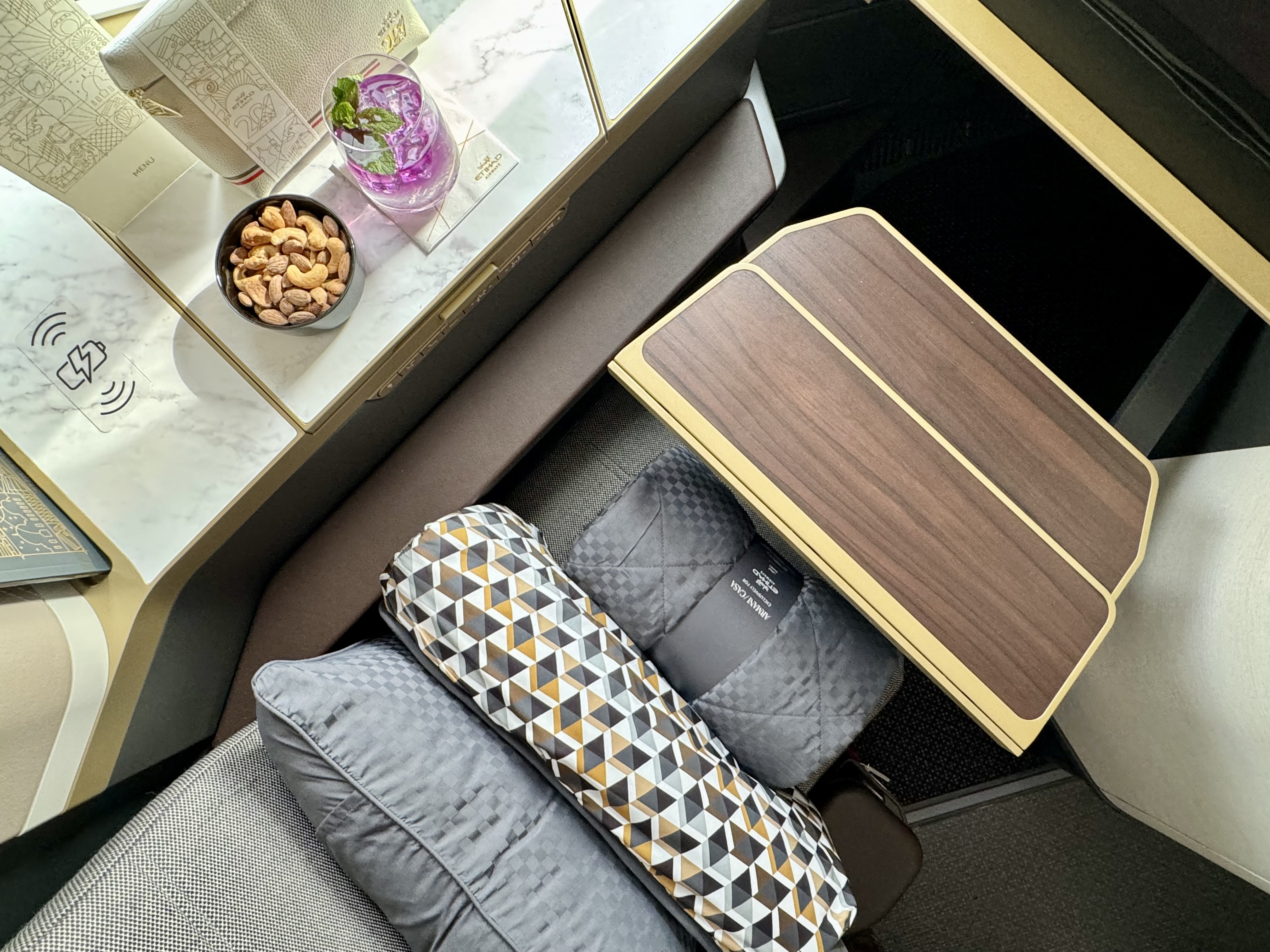 Etihad new 787 Dreamliner business class seat
