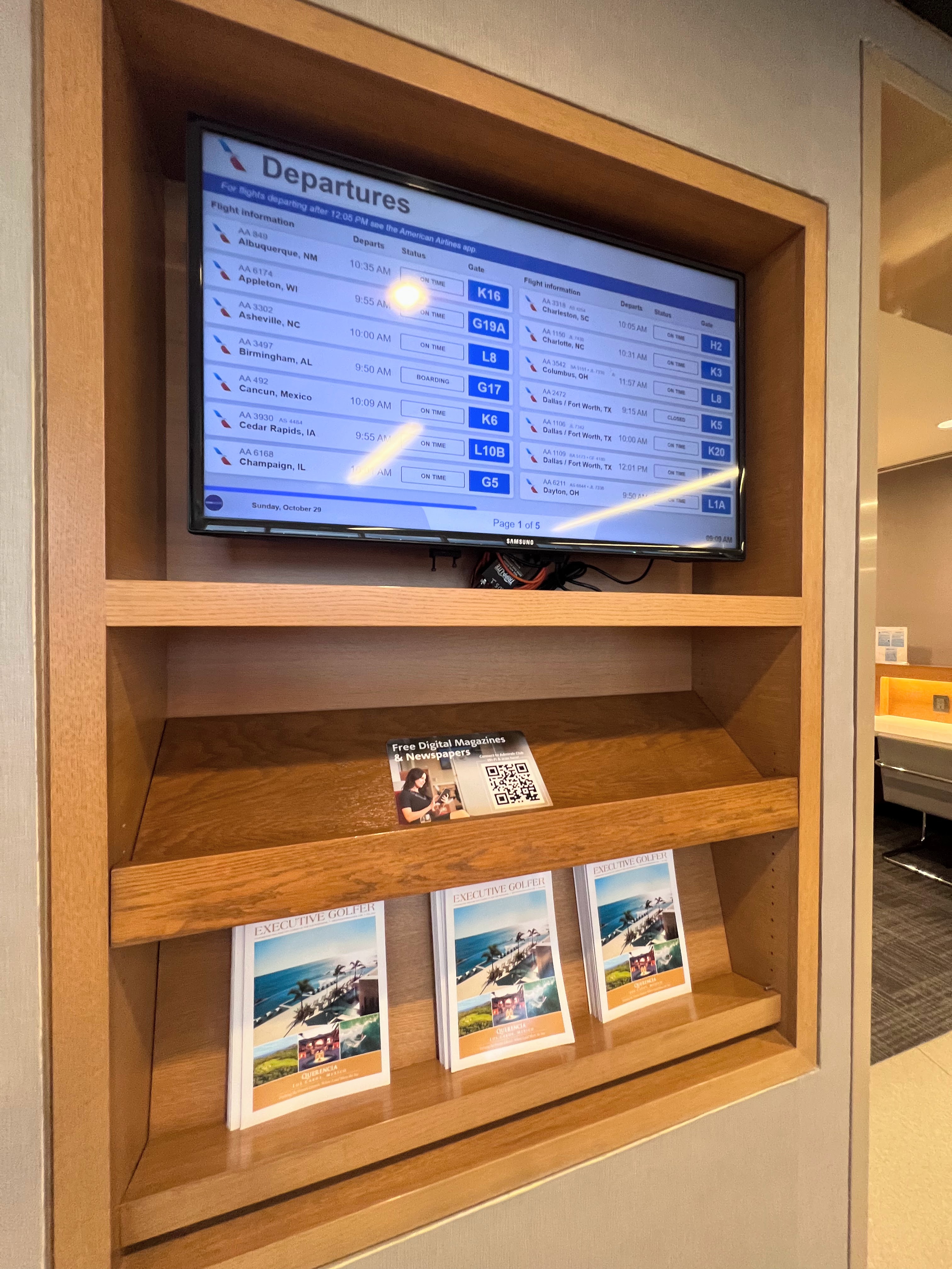 Flight info monitors in Admirals Club Chicago OHare Concourse G Flight info monitors in Admirals Club Chicago OHare Concourse G
