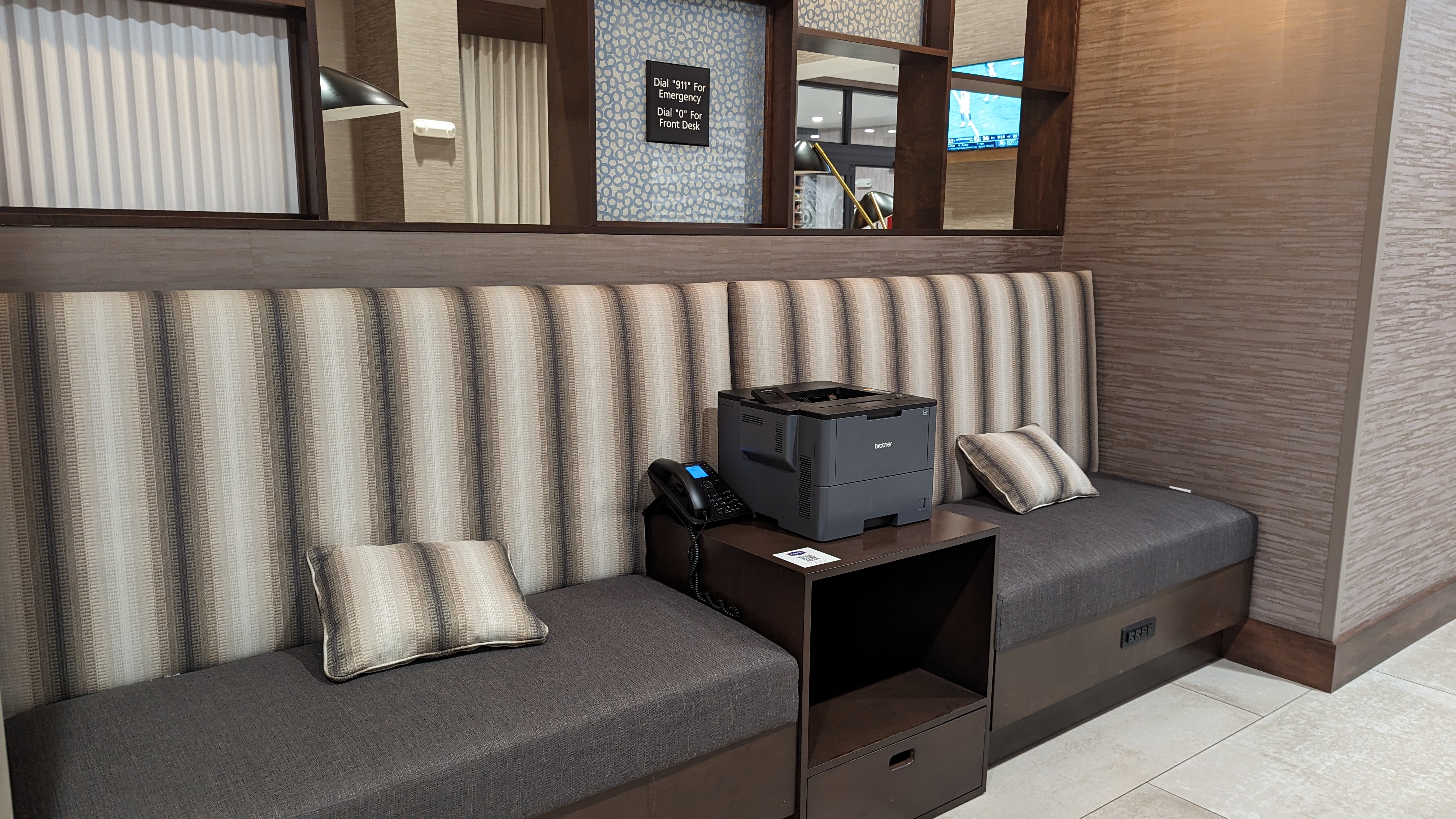 Hampton Inn and Suites Aurora South Denver amenities business center