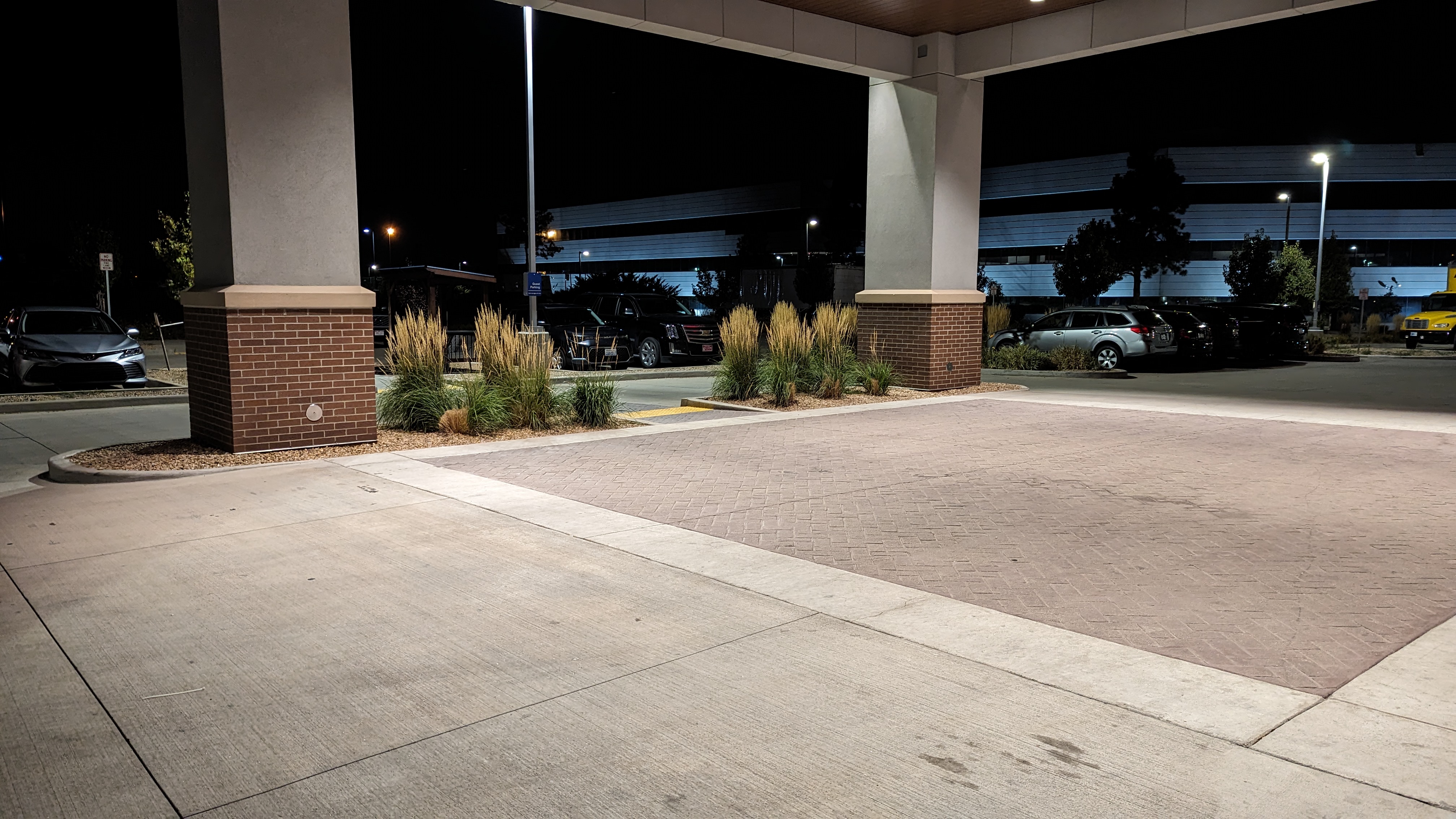 Hampton Inn and Suites Aurora South Denver entrance