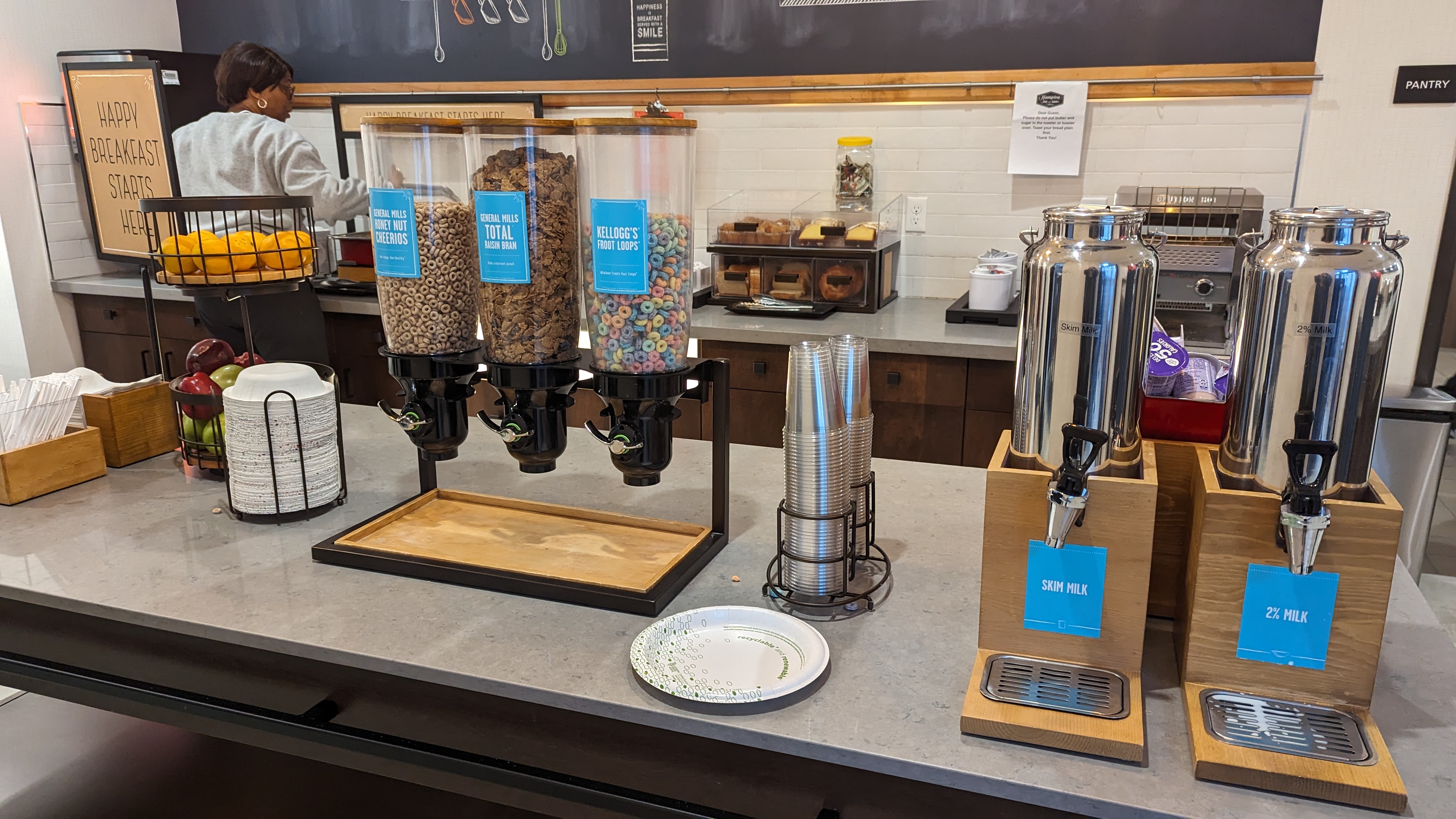 Hampton Inn and Suites Aurora South Denver food and beverage breakfast cereal and milk