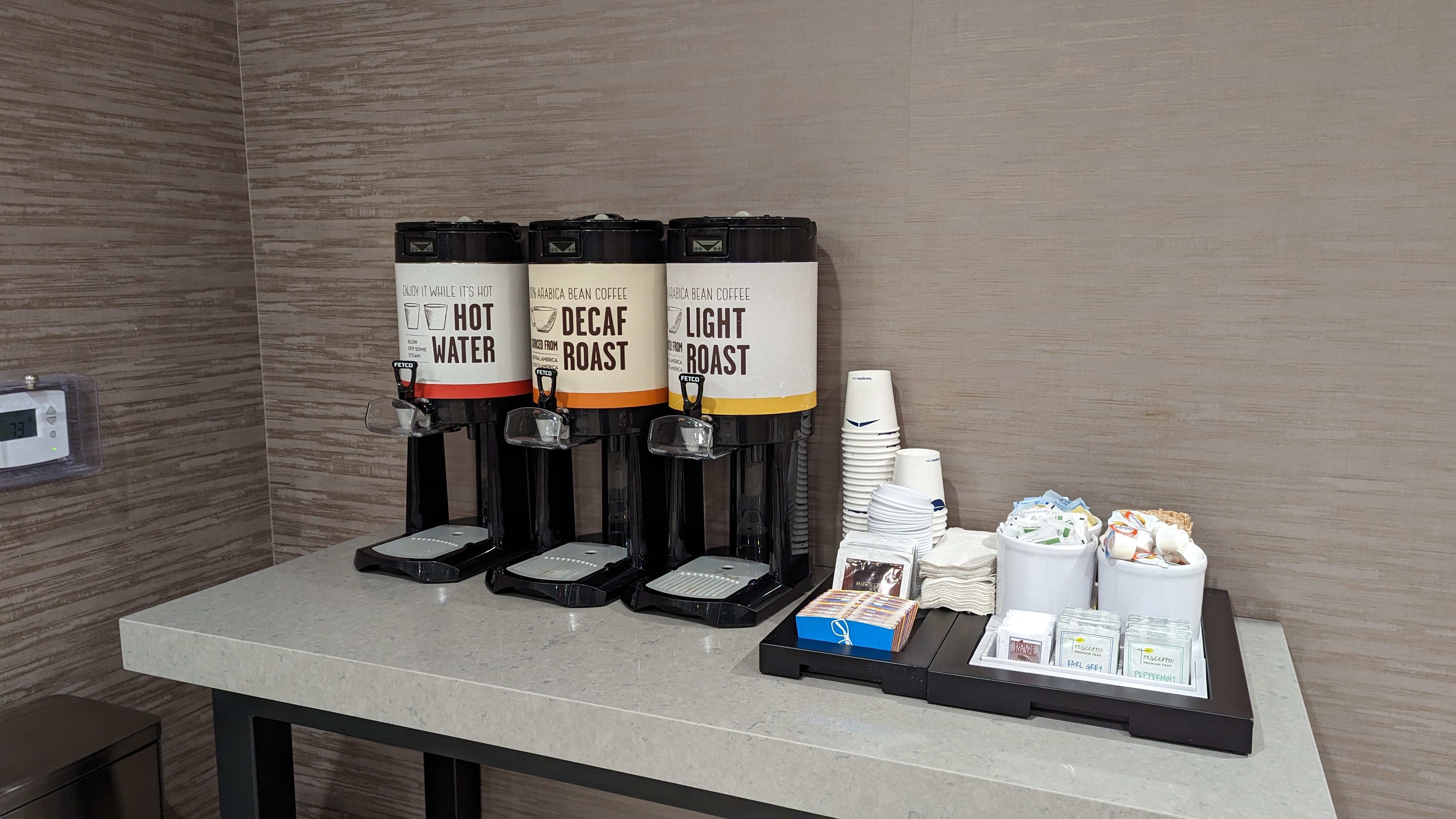 Hampton Inn and Suites Aurora South Denver food and beverage coffee