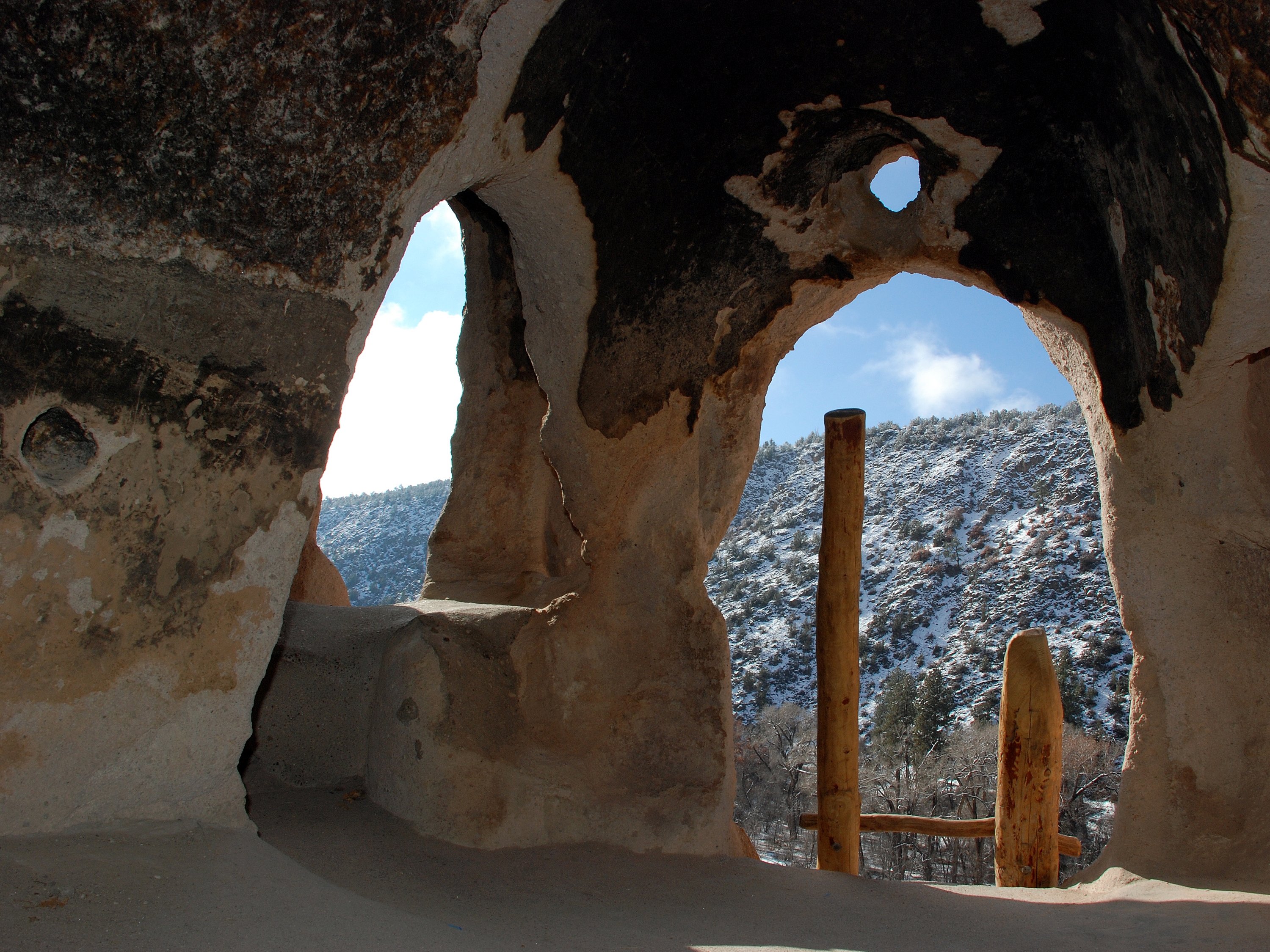 Hiking Bandelier National Monument