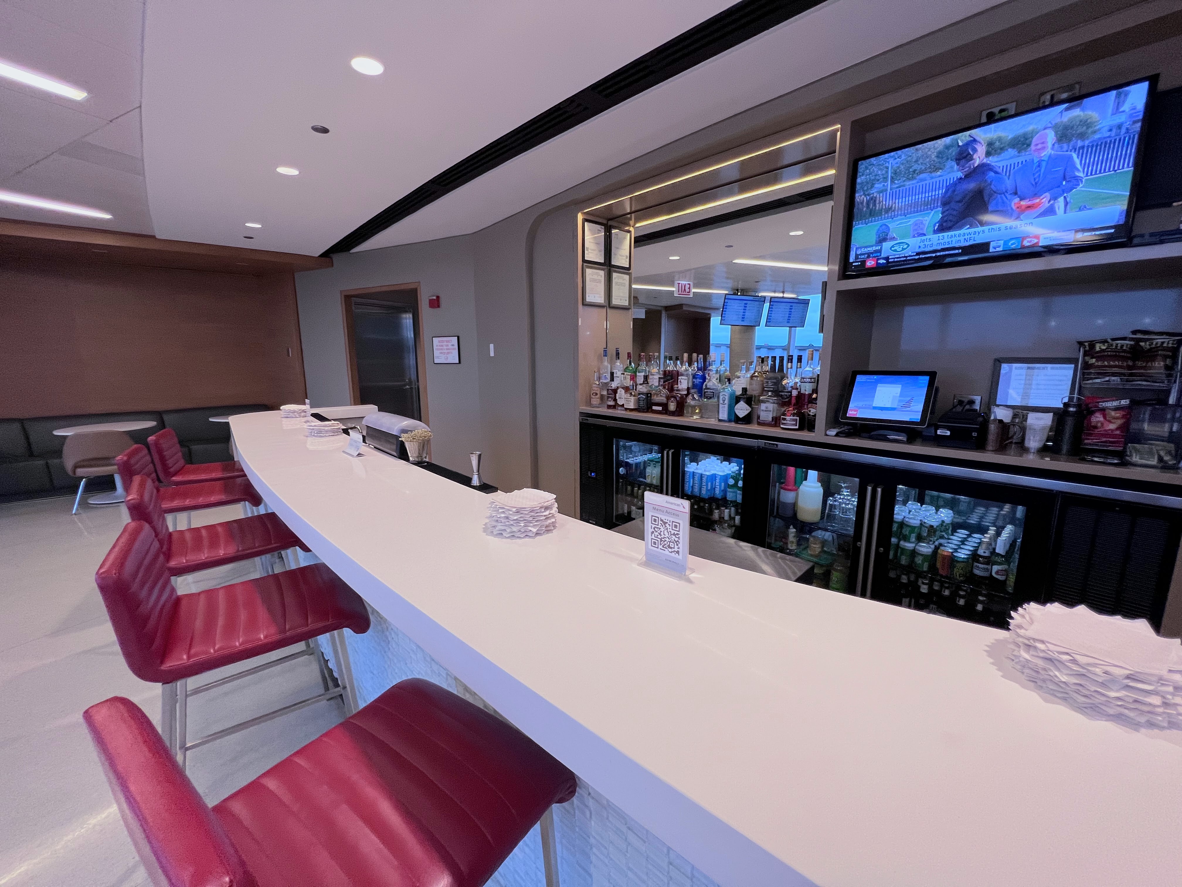OHare Admirals Club bar concourse G OHare Admirals Club bar concourse G