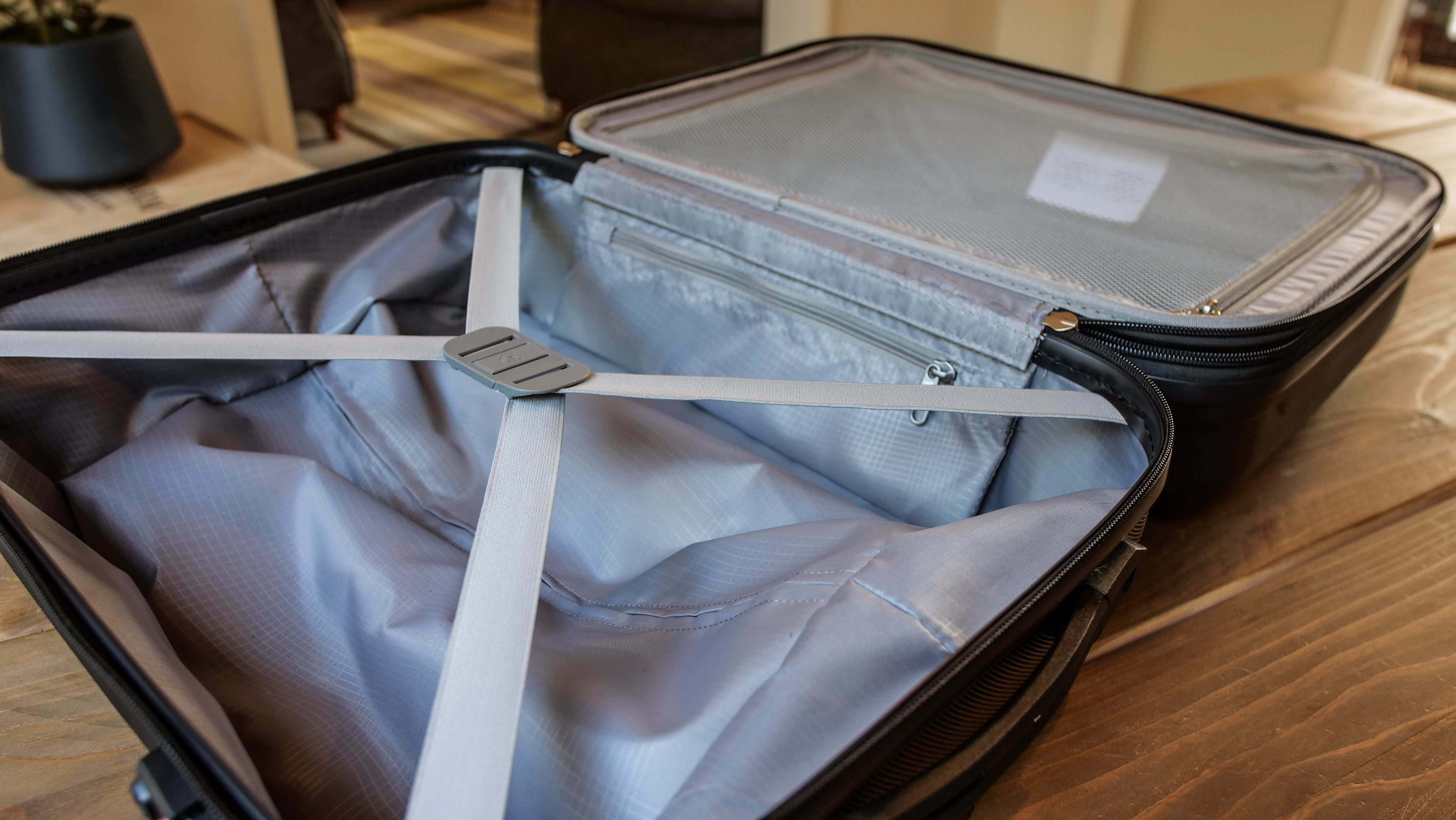 Samsonite Omni interior compartments Samsonite Omni interior compartments