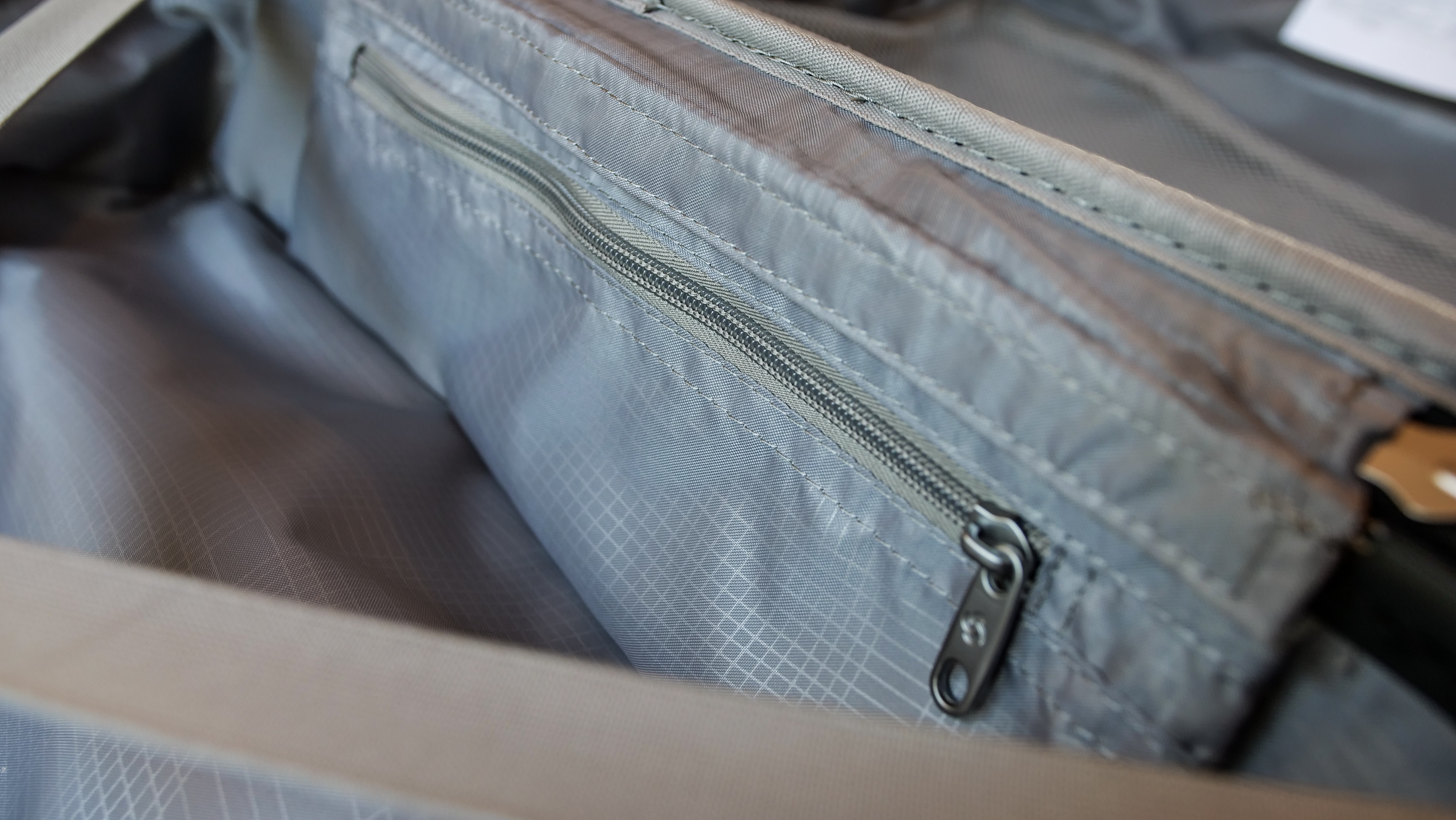 Samsonite Omni interior pocket Samsonite Omni interior pocket
