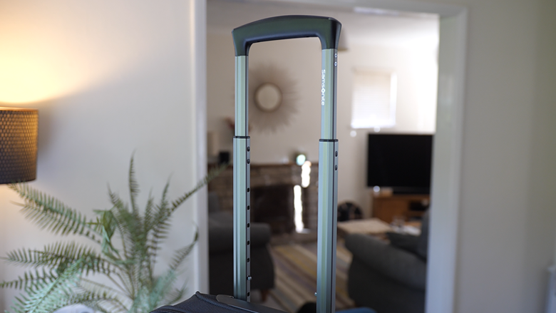 Samsonite Pro Travel Softside Telescopic Handle