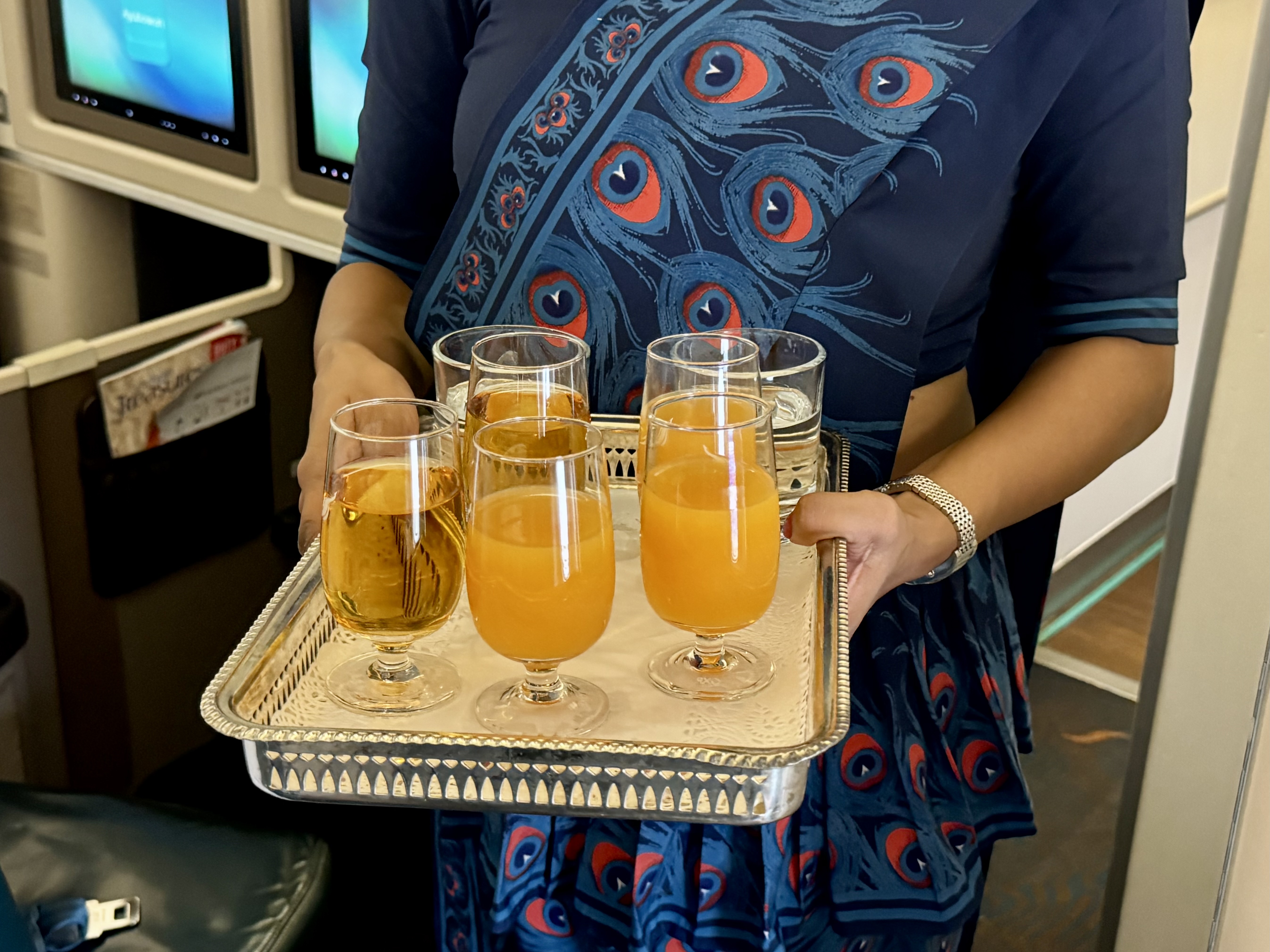 Sri Lankan A330 business class FnB welcome drink