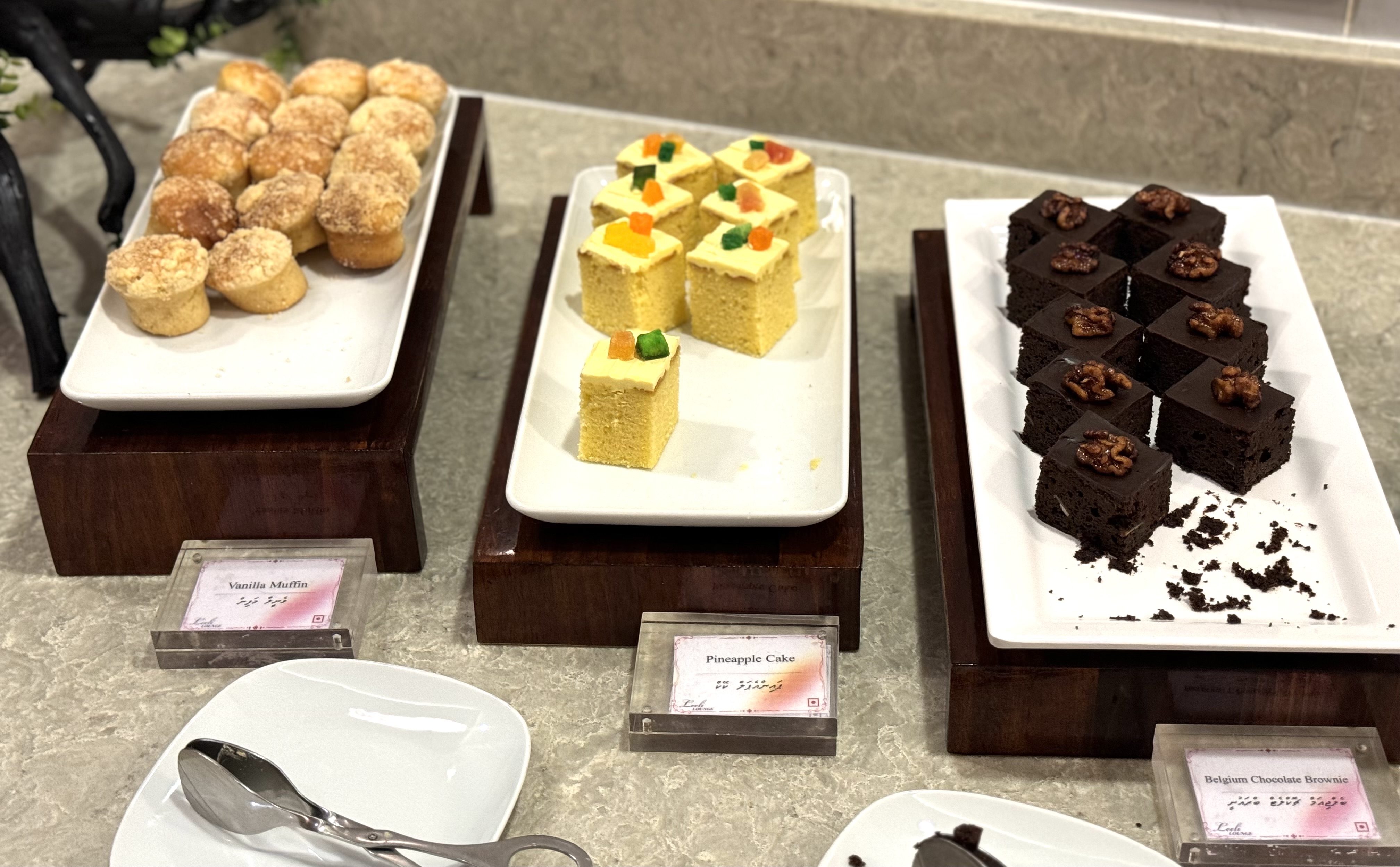 Sri Lankan A330 business class MLE cakes