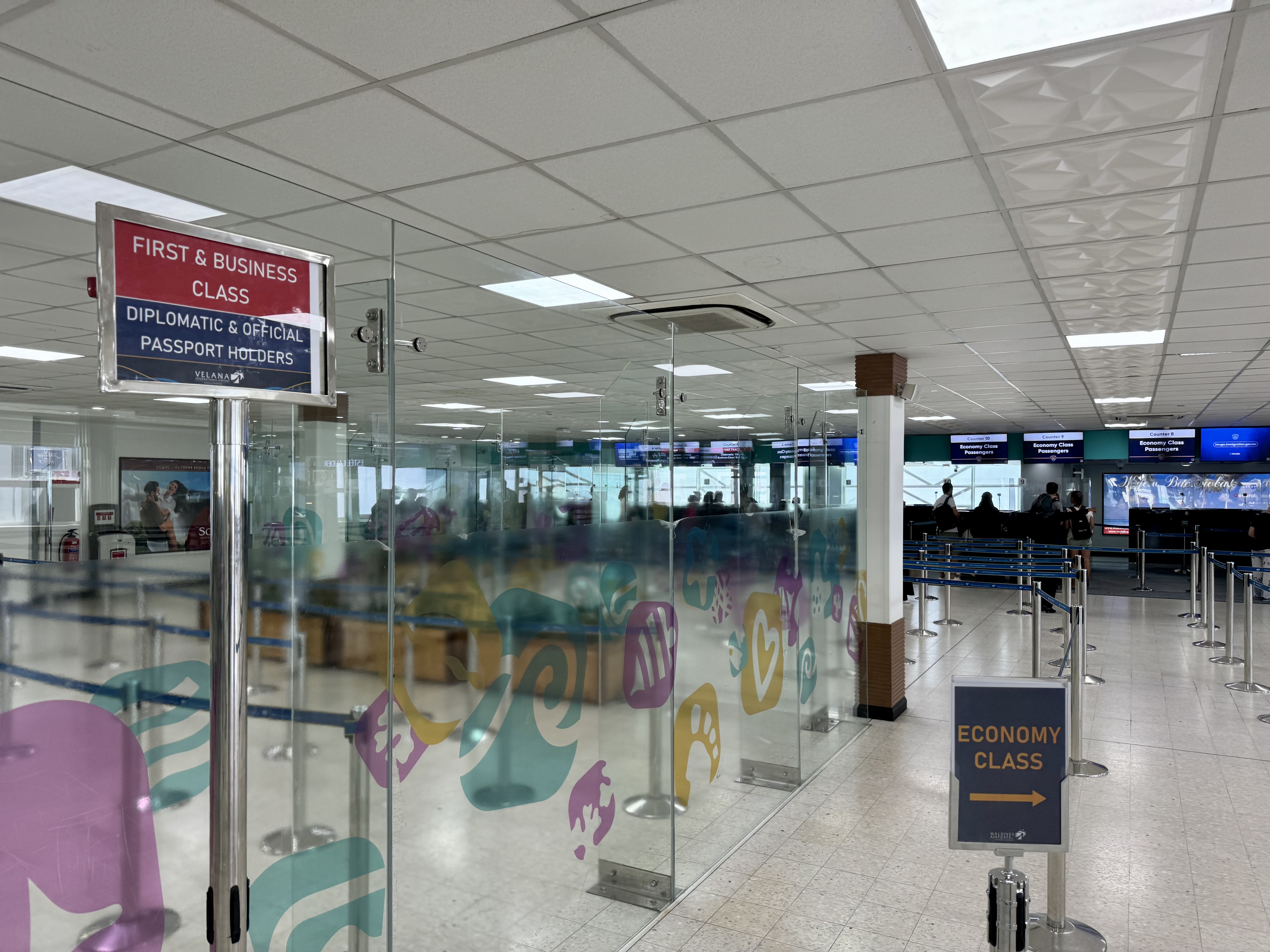 Sri Lankan A330 business class MLE immigration