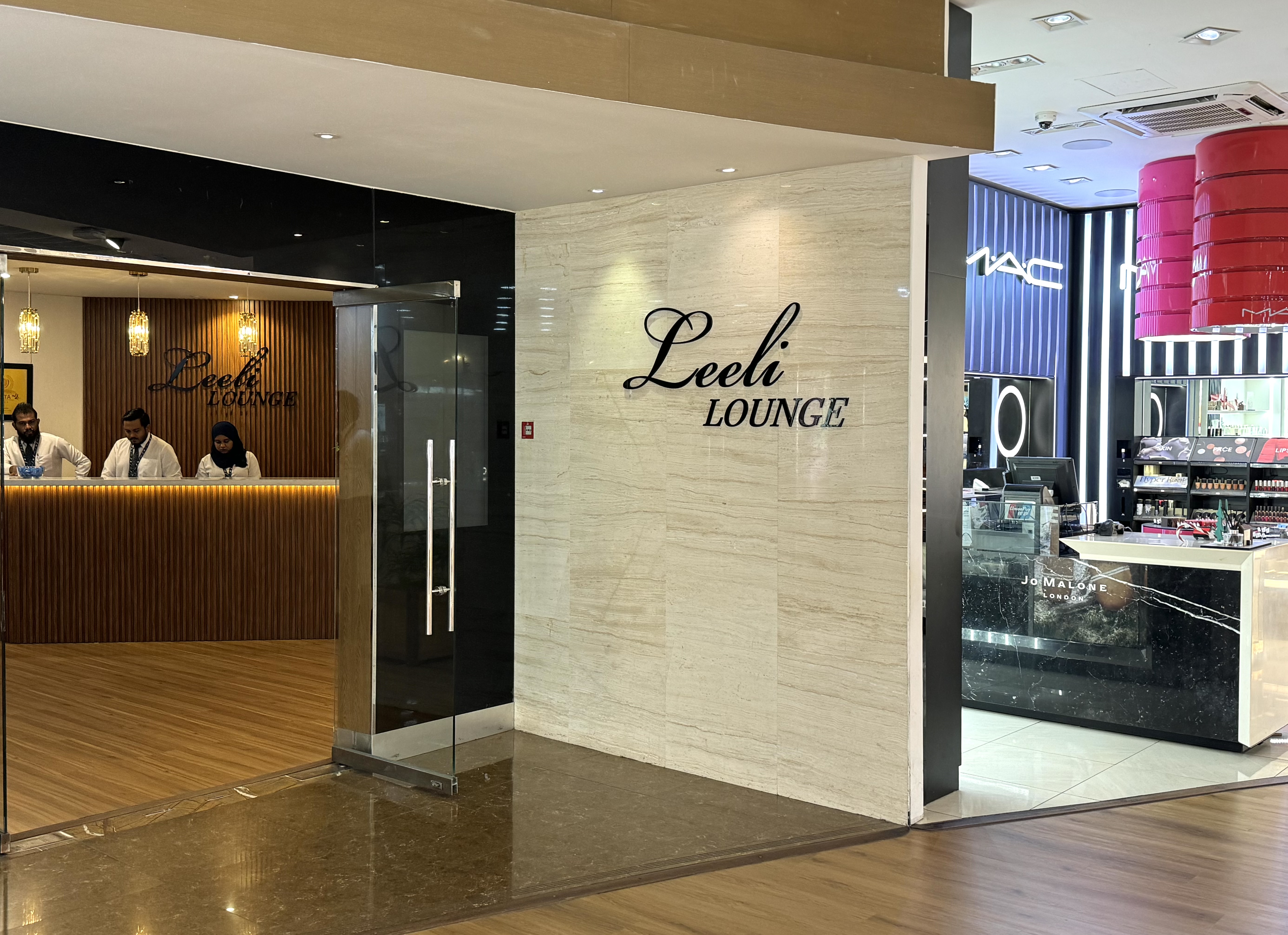 Sri Lankan A330 business class MLE lounge Leeli
