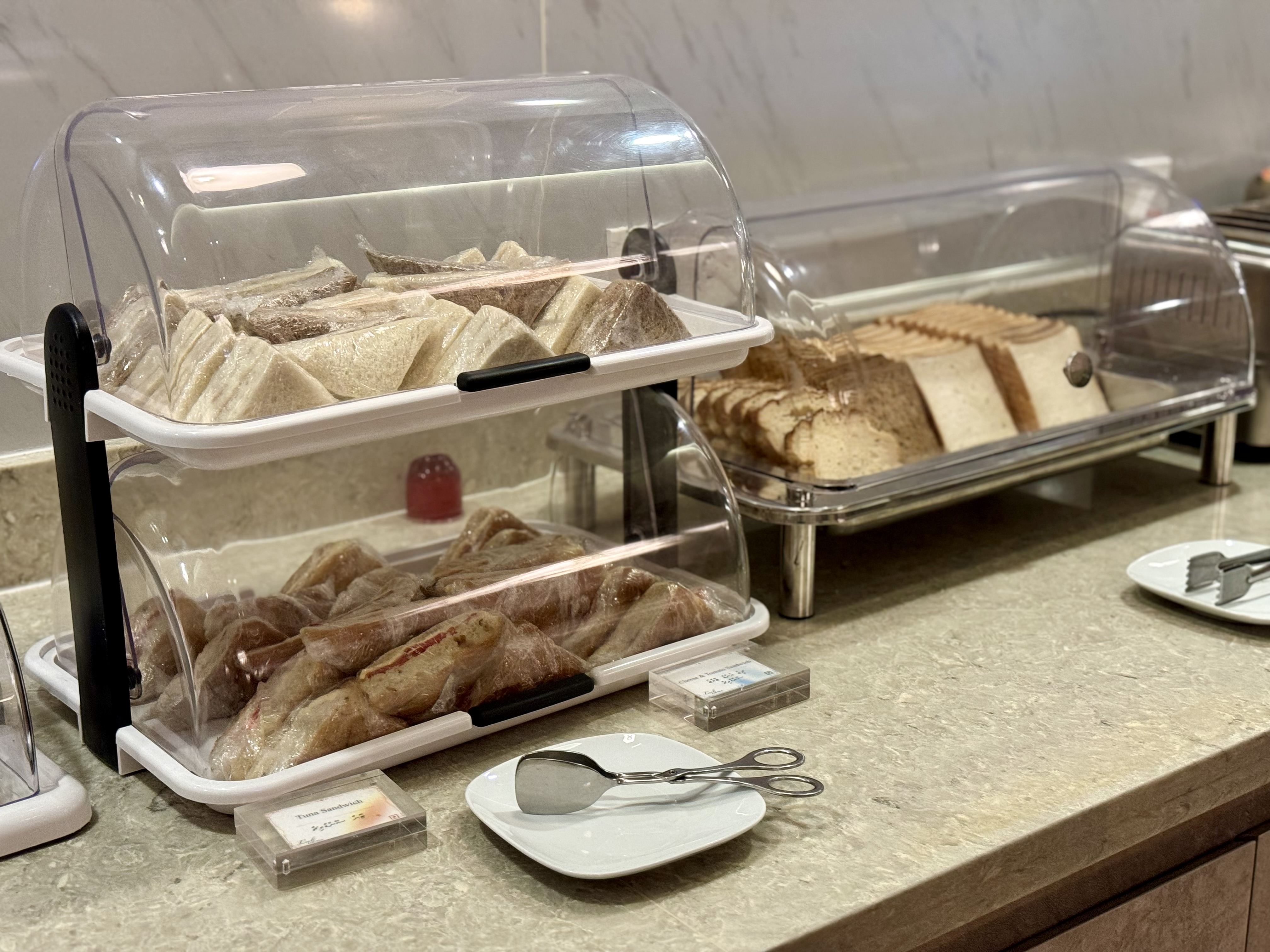 Sri Lankan A330 business class MLE lounge sandwiches