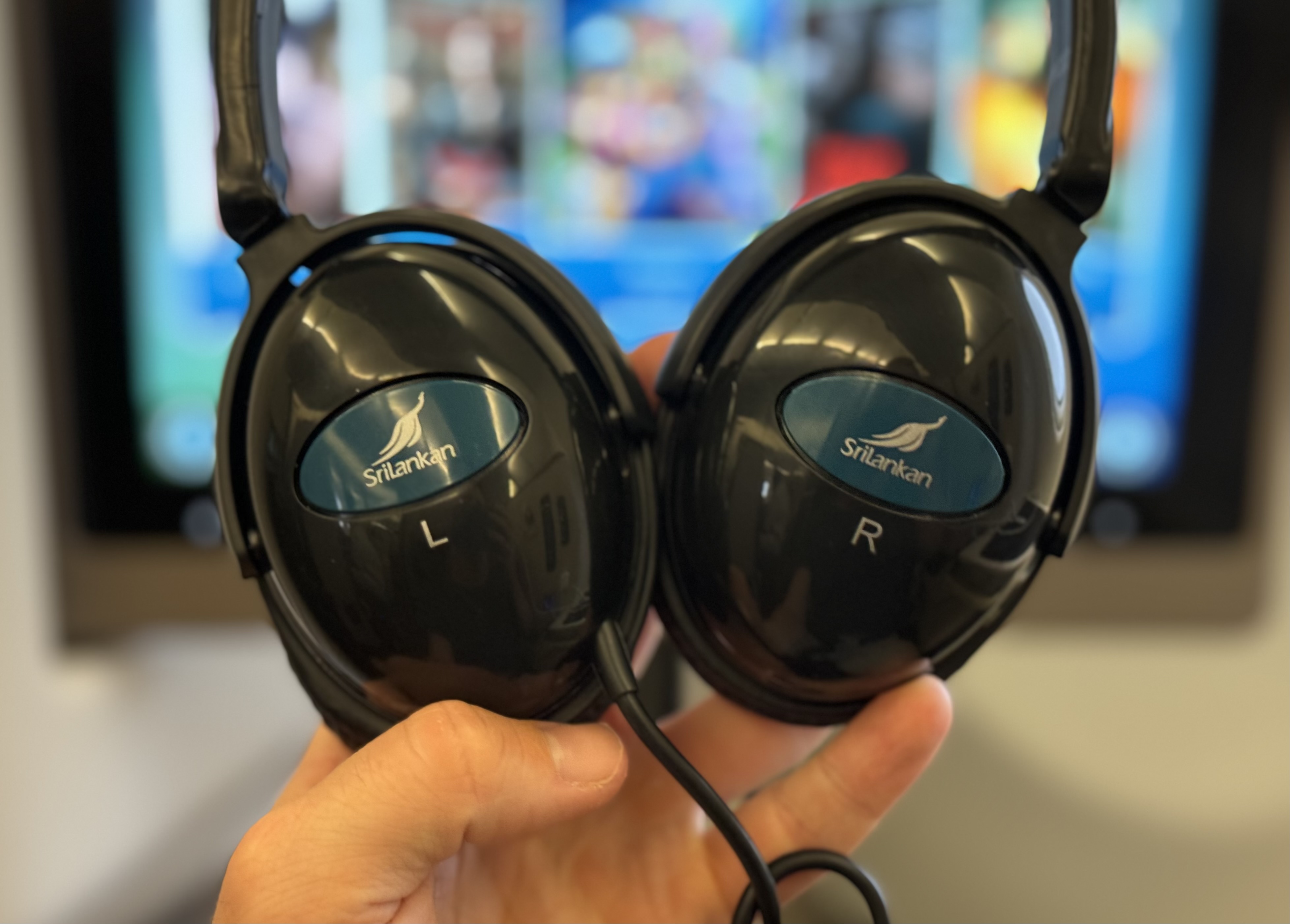 Sri Lankan A330 business class headphones