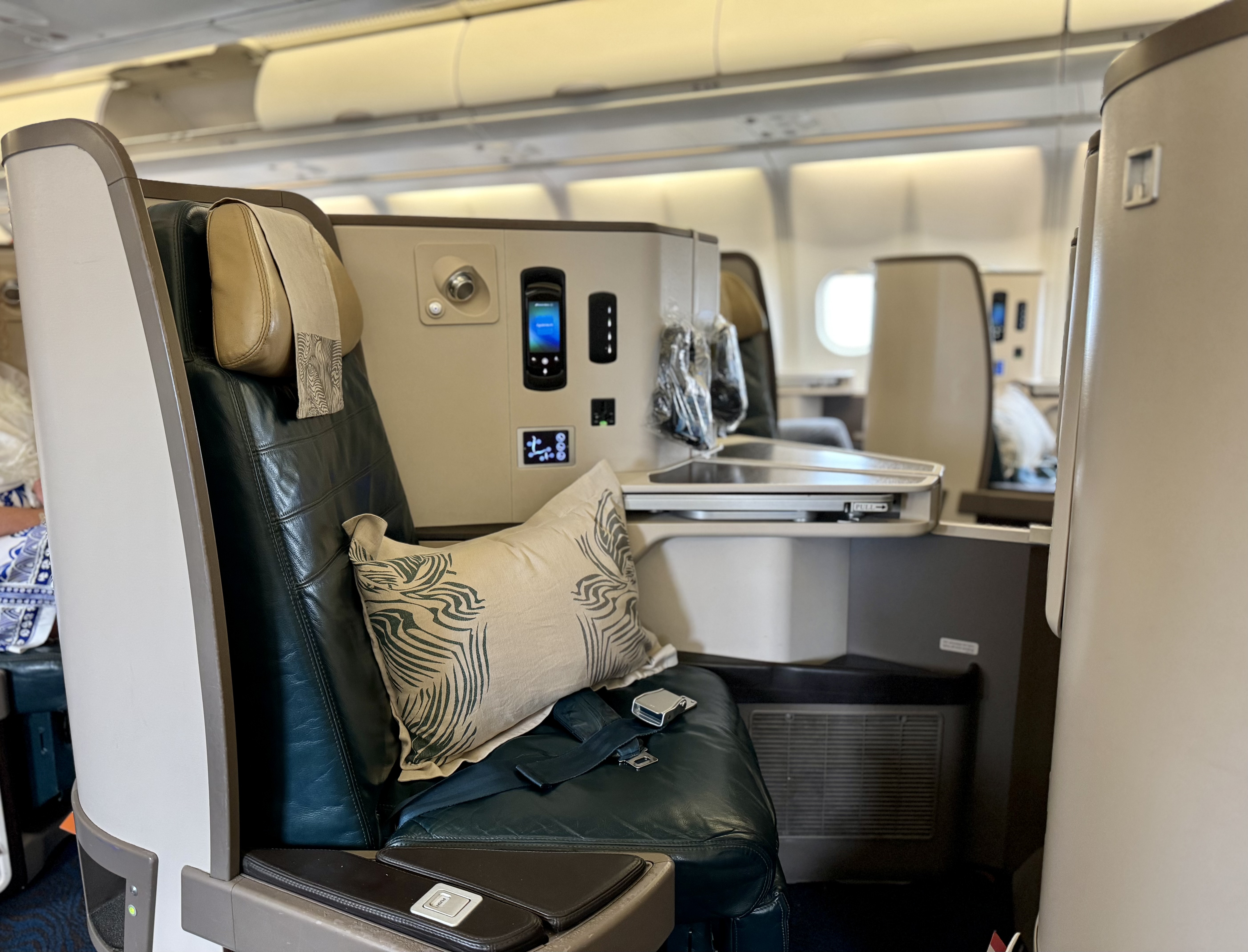 Sri Lankan A330 business class middle seats 