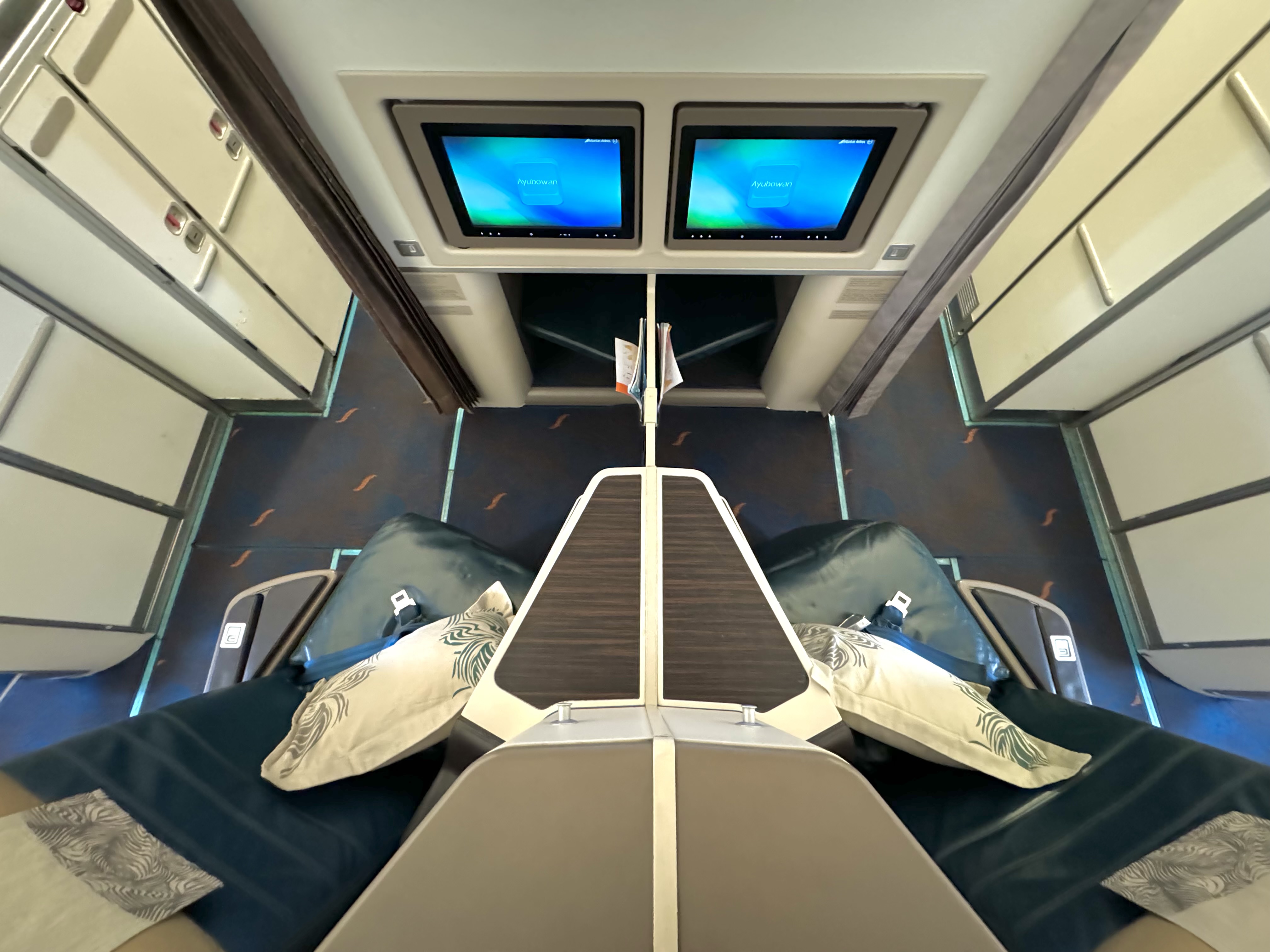 Sri Lankan A330 business class middle seats 