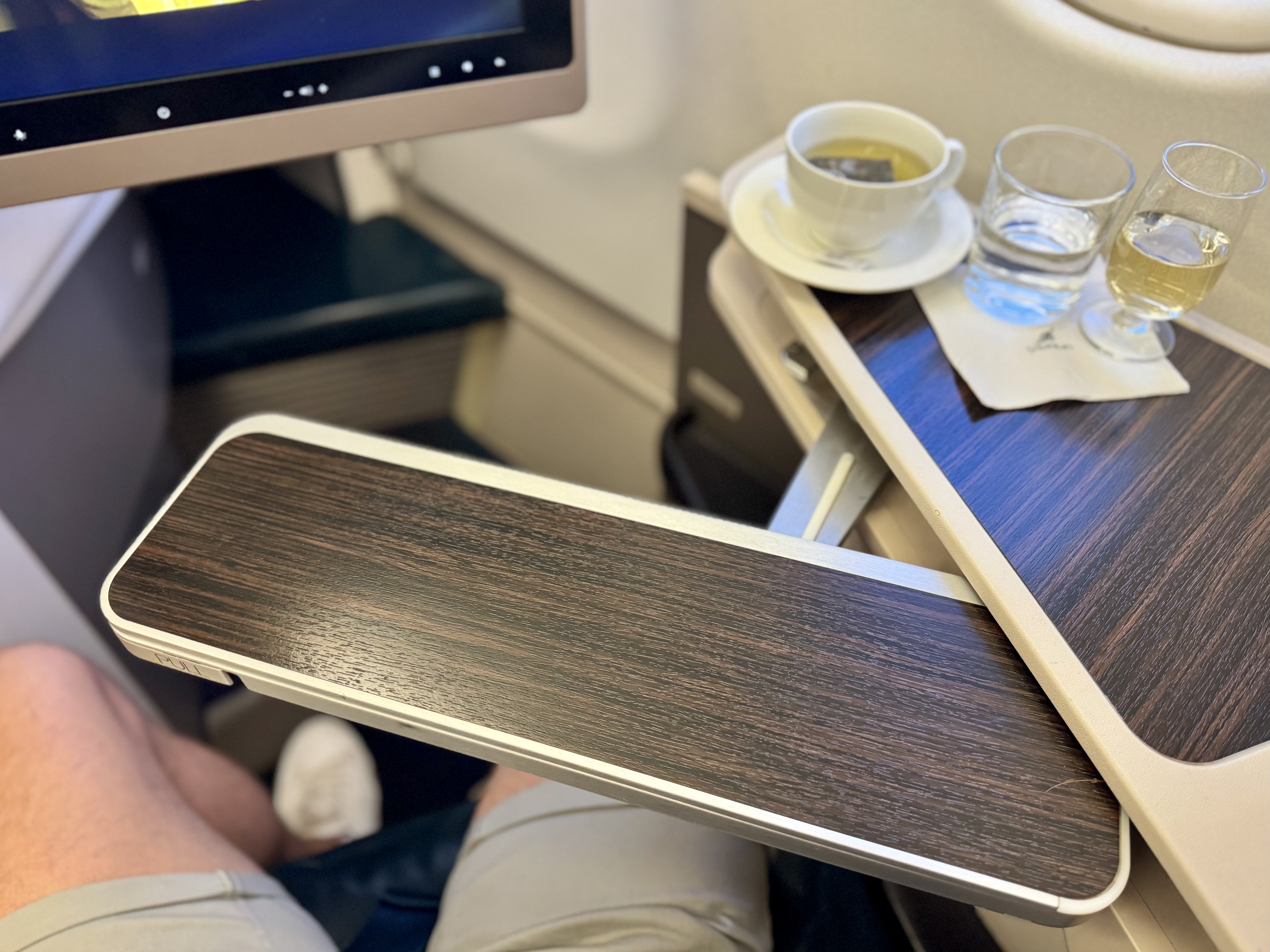 Sri Lankan A330 business class seat table