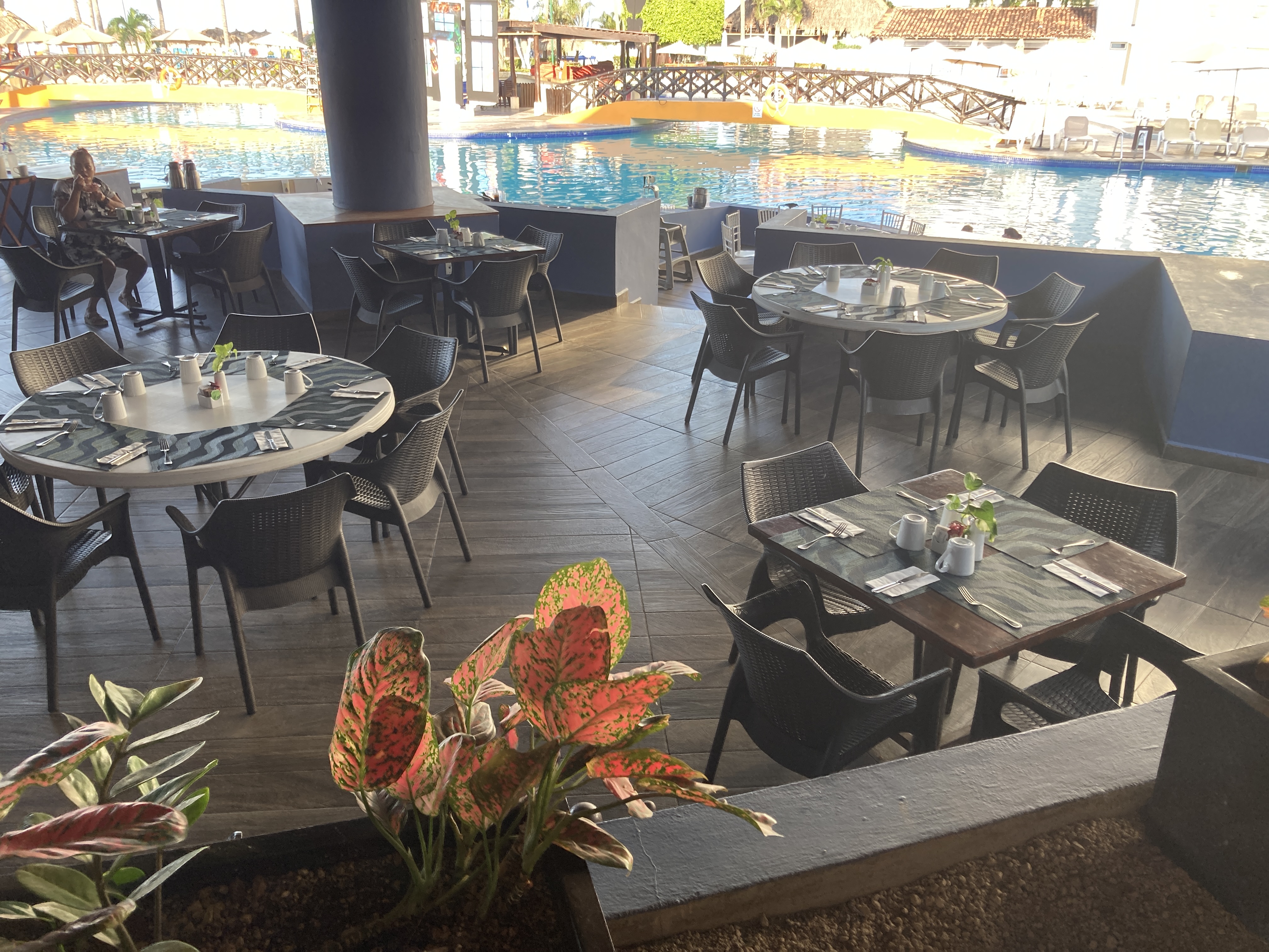 Sunscape Puerto Vallarta Resort Spa Seaside Grill seating Sunscape Puerto Vallarta Resort Spa Seaside Grill seating