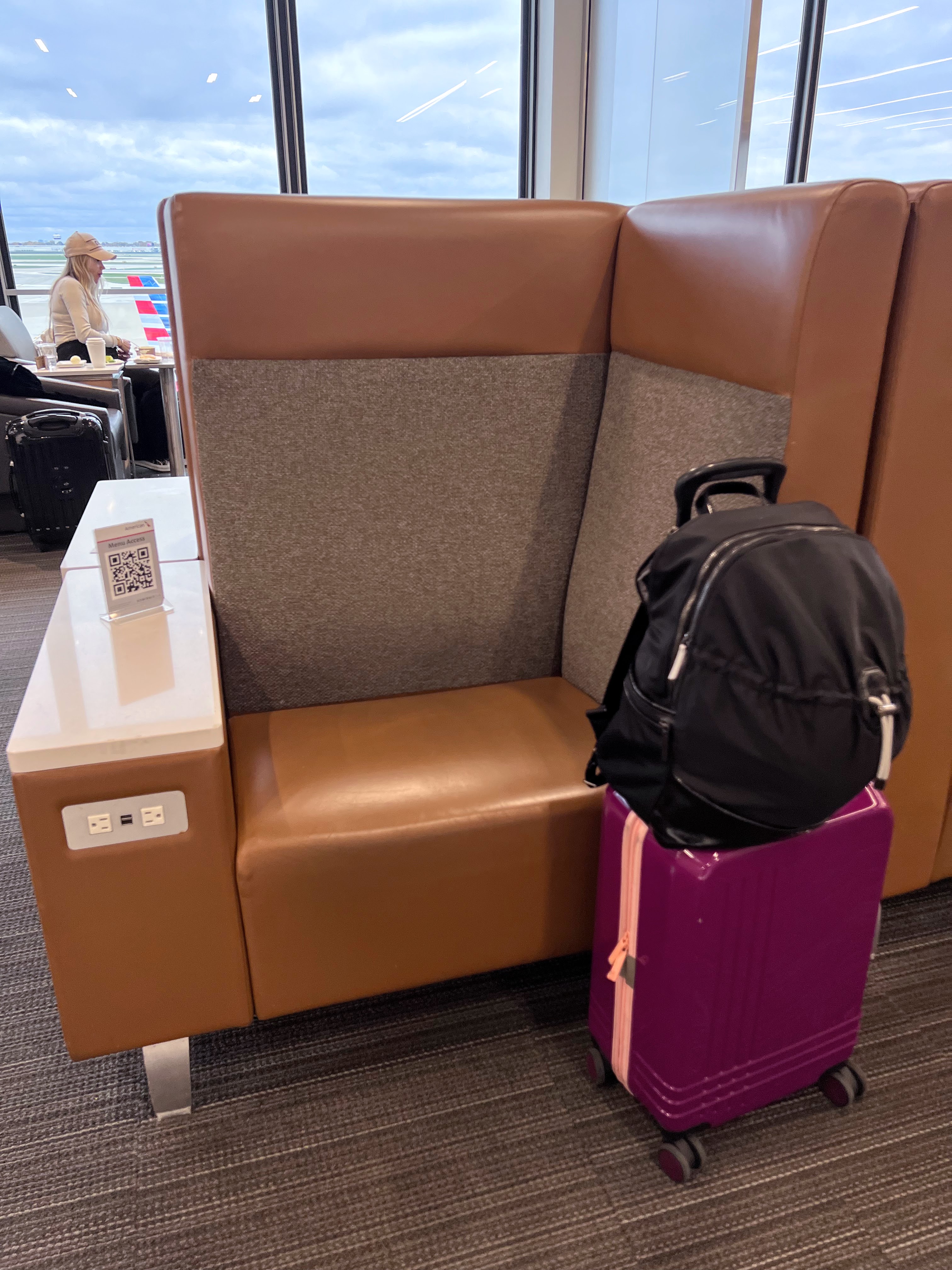 Unique seat in the Admirals Club ORD Concourse HK Unique seat in the Admirals Club ORD Concourse HK
