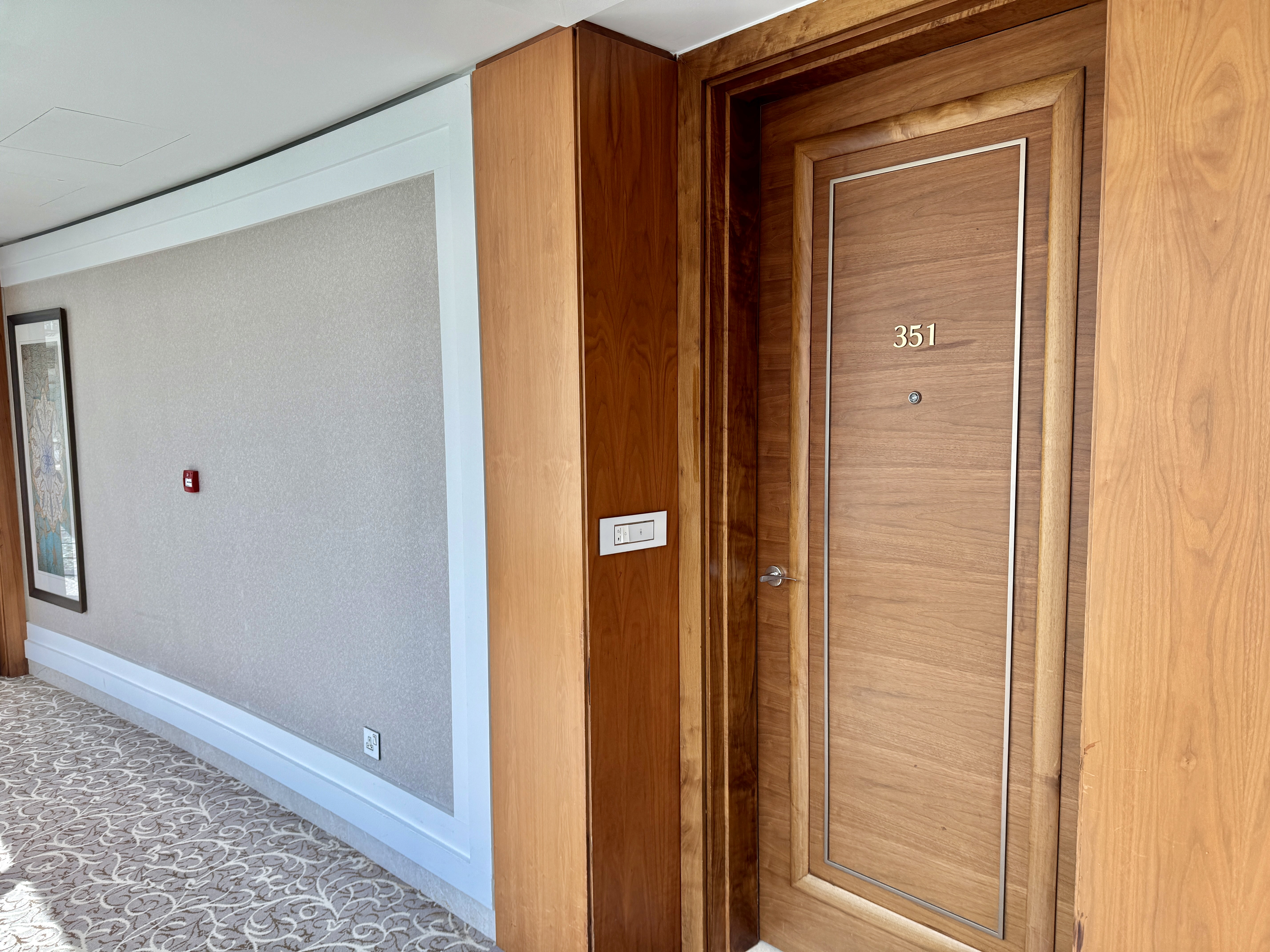 Waldorf Astoria Dubai Palm Jumeirah Guest Room Door Waldorf Astoria Dubai Palm Jumeirah Guest Room Door