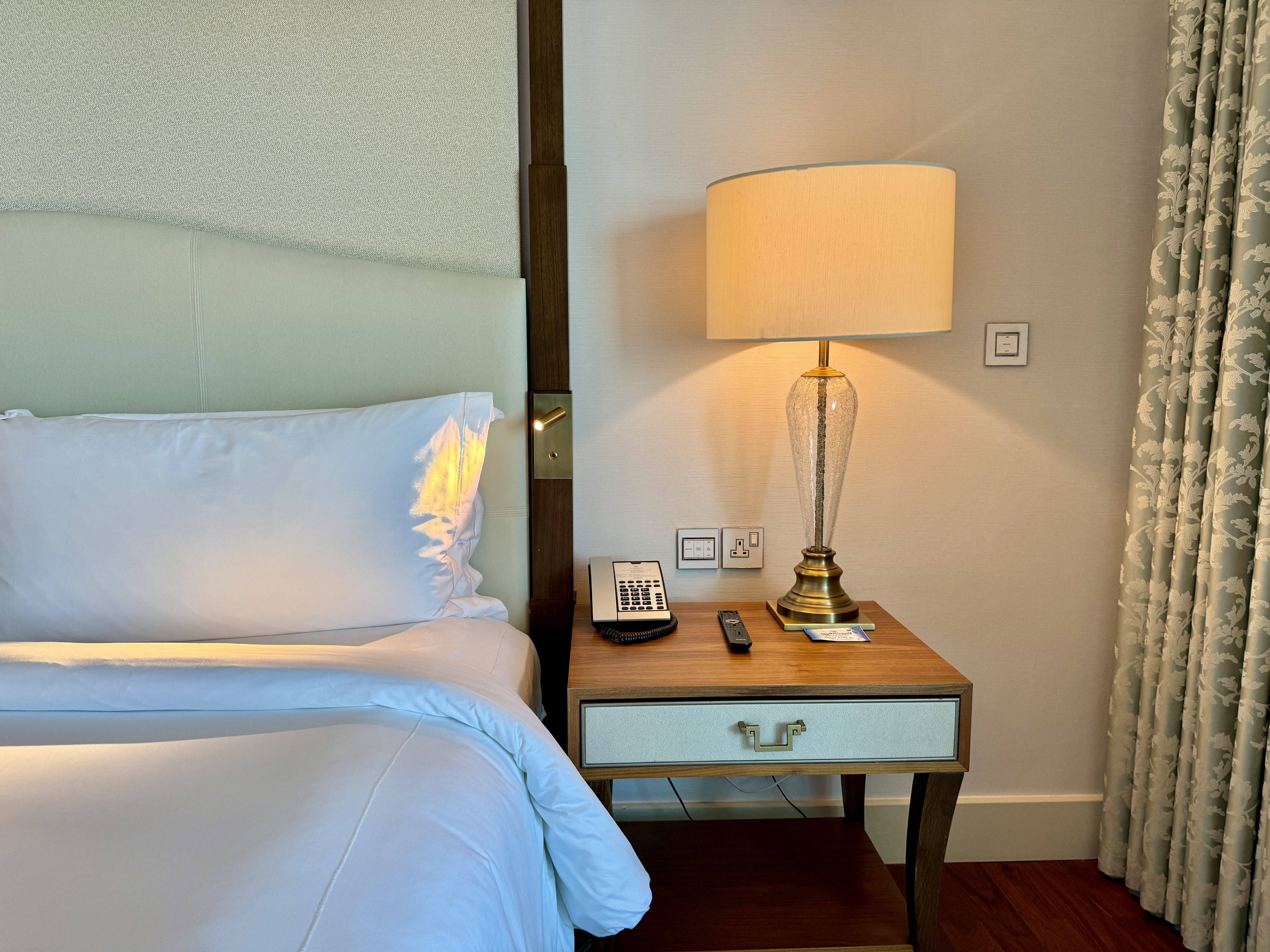 Waldorf Astoria Dubai Palm Jumeirah Nightstand Detail Waldorf Astoria Dubai Palm Jumeirah Nightstand Detail