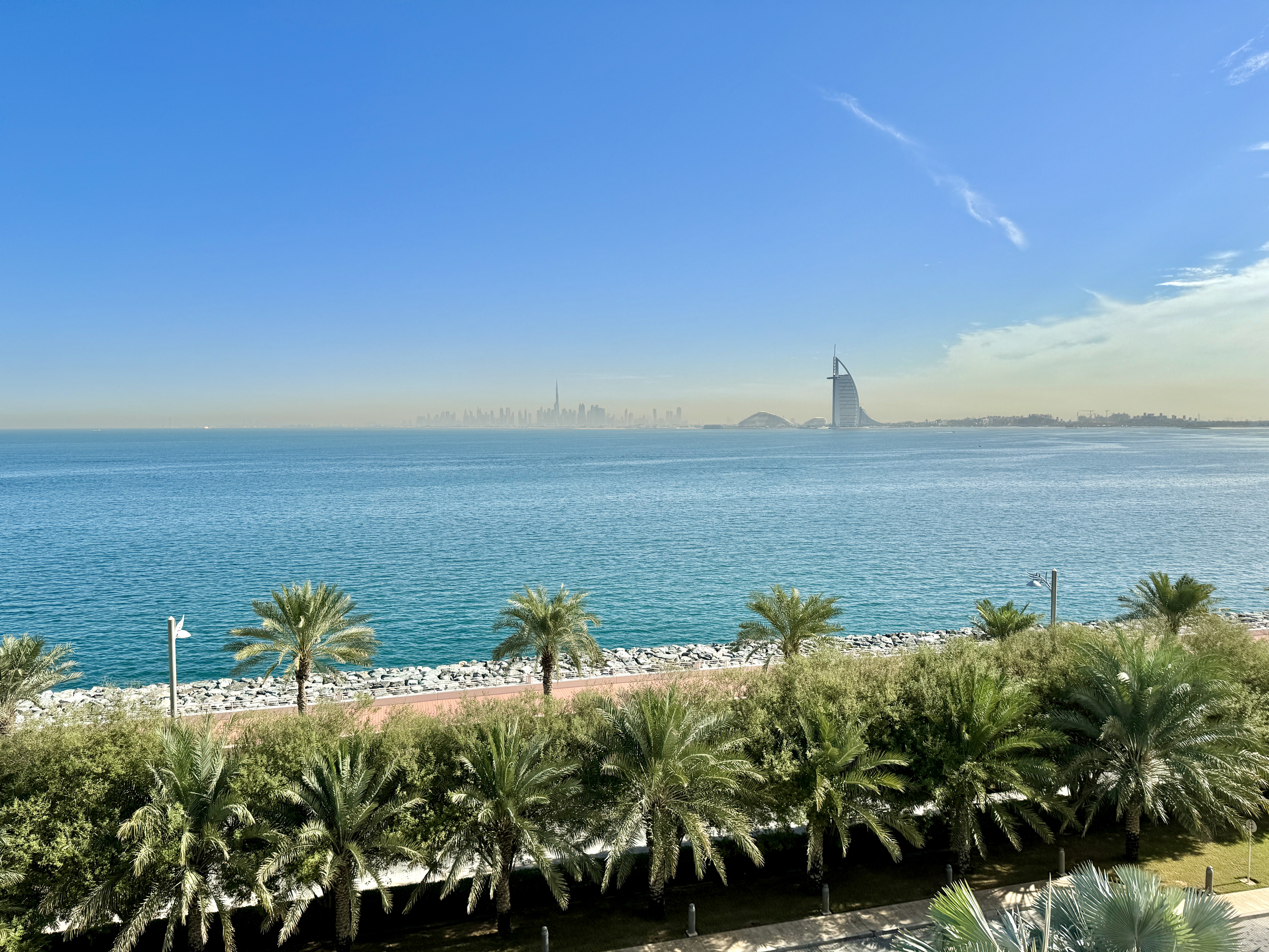 Waldorf Astoria Dubai Palm Jumeirah Skyline View Morning Waldorf Astoria Dubai Palm Jumeirah Skyline View Morning