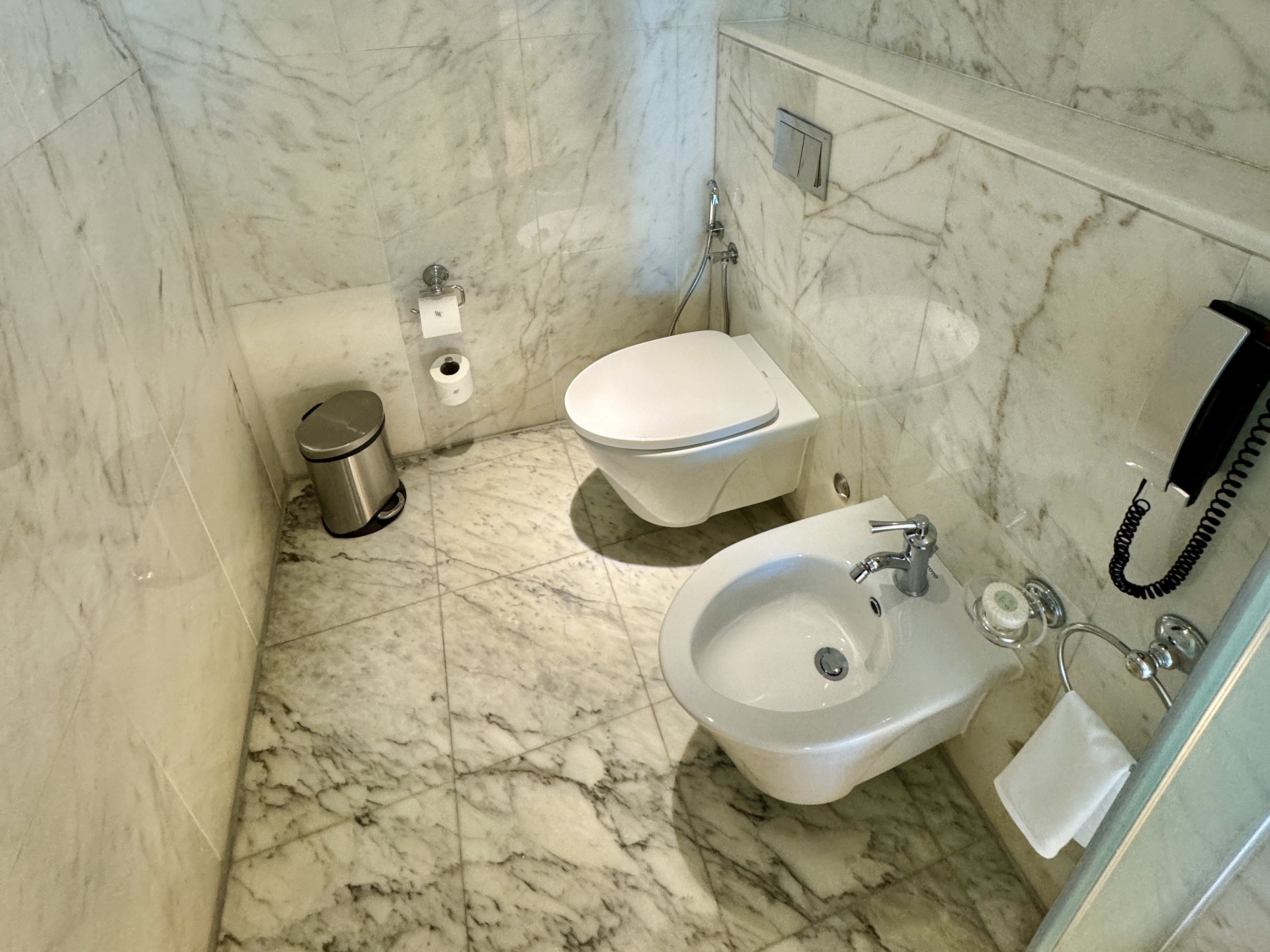 Waldorf Astoria Dubai Palm Jumeirah Water Closet Waldorf Astoria Dubai Palm Jumeirah Water Closet