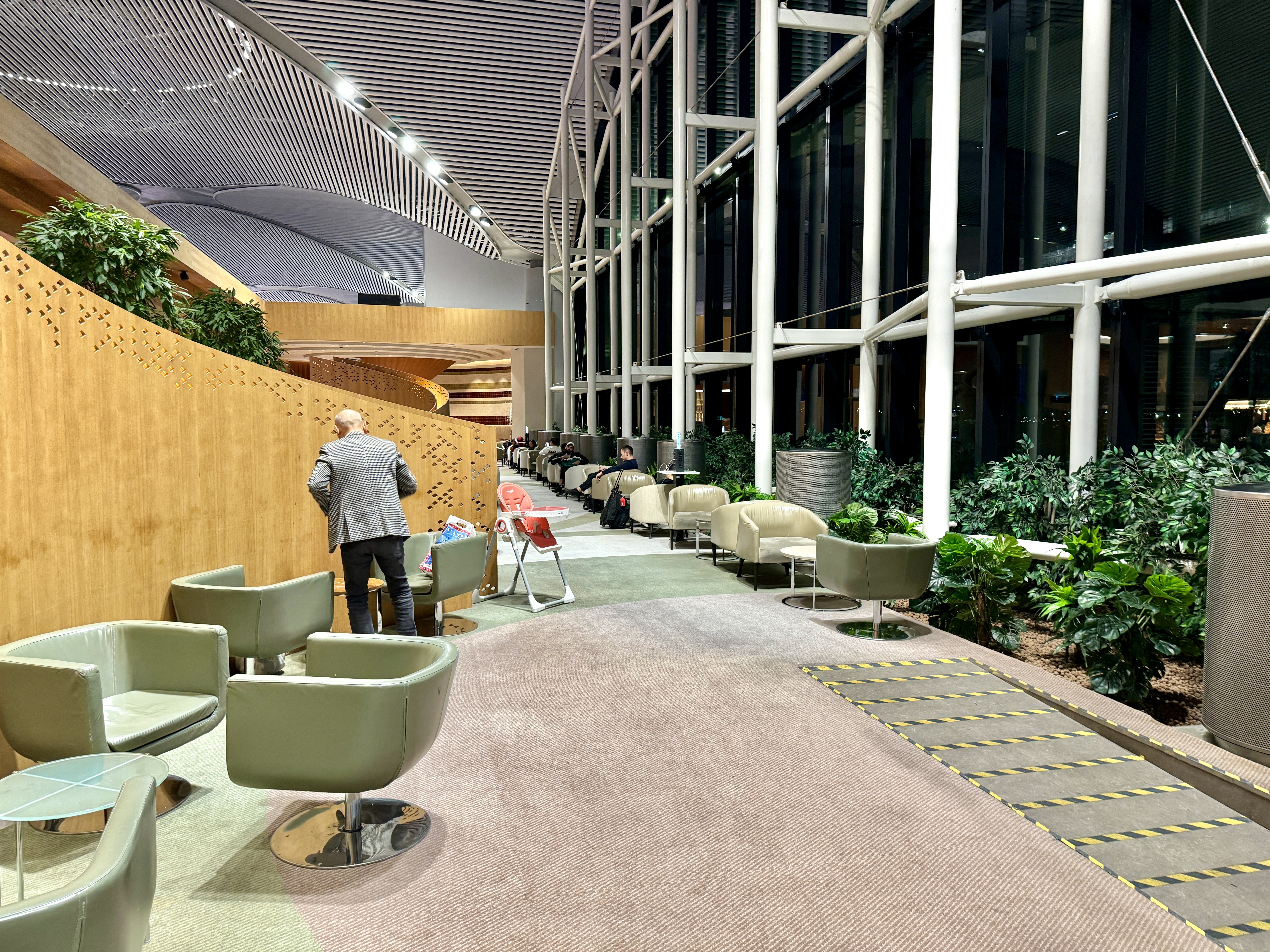 flydubai 737 800 economy IST IGA lounge interior seating flydubai 737 800 economy IST IGA lounge interior seating