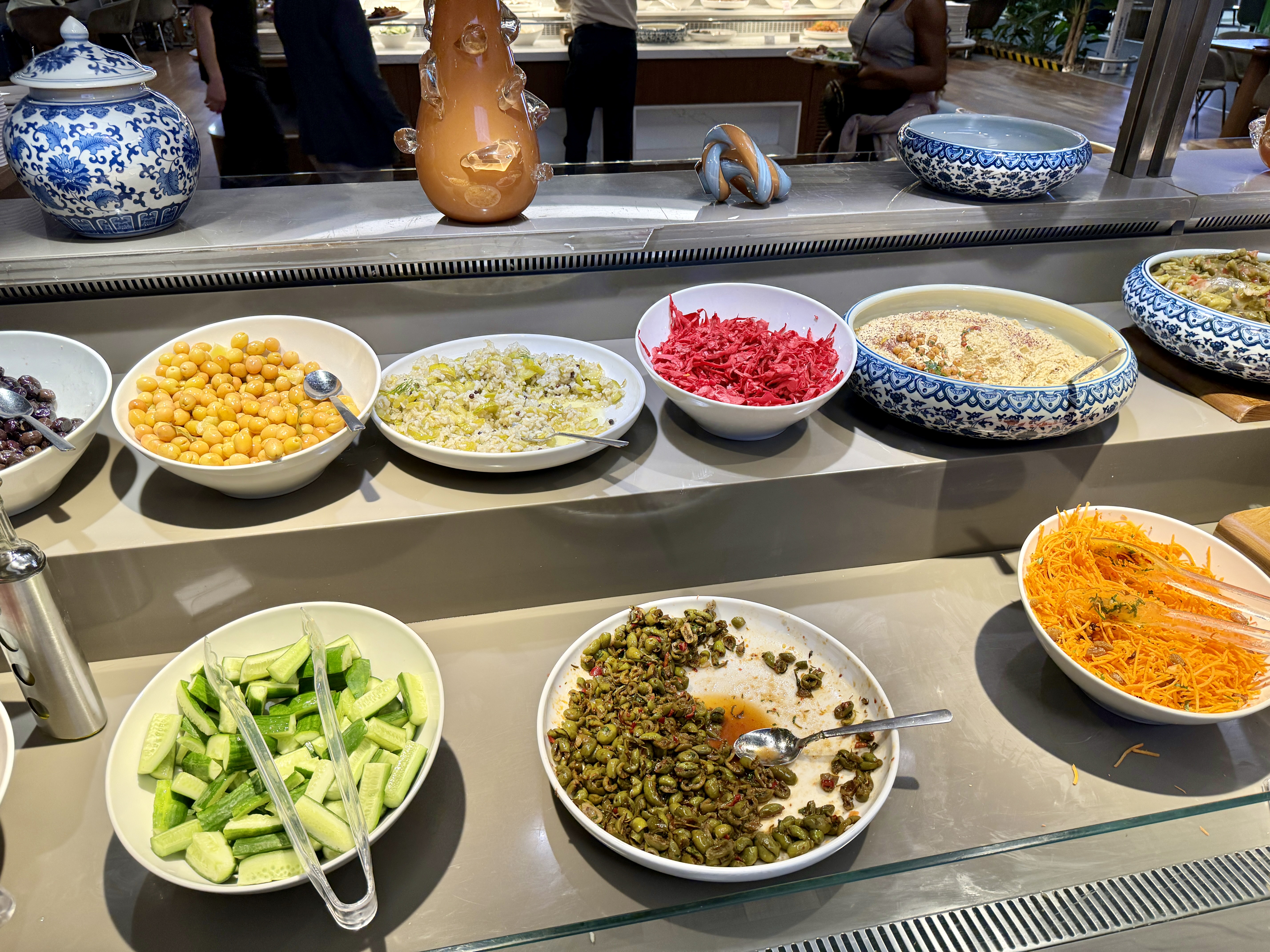 flydubai 737 800 economy IST IGA lounge mezze offering flydubai 737 800 economy IST IGA lounge mezze offering