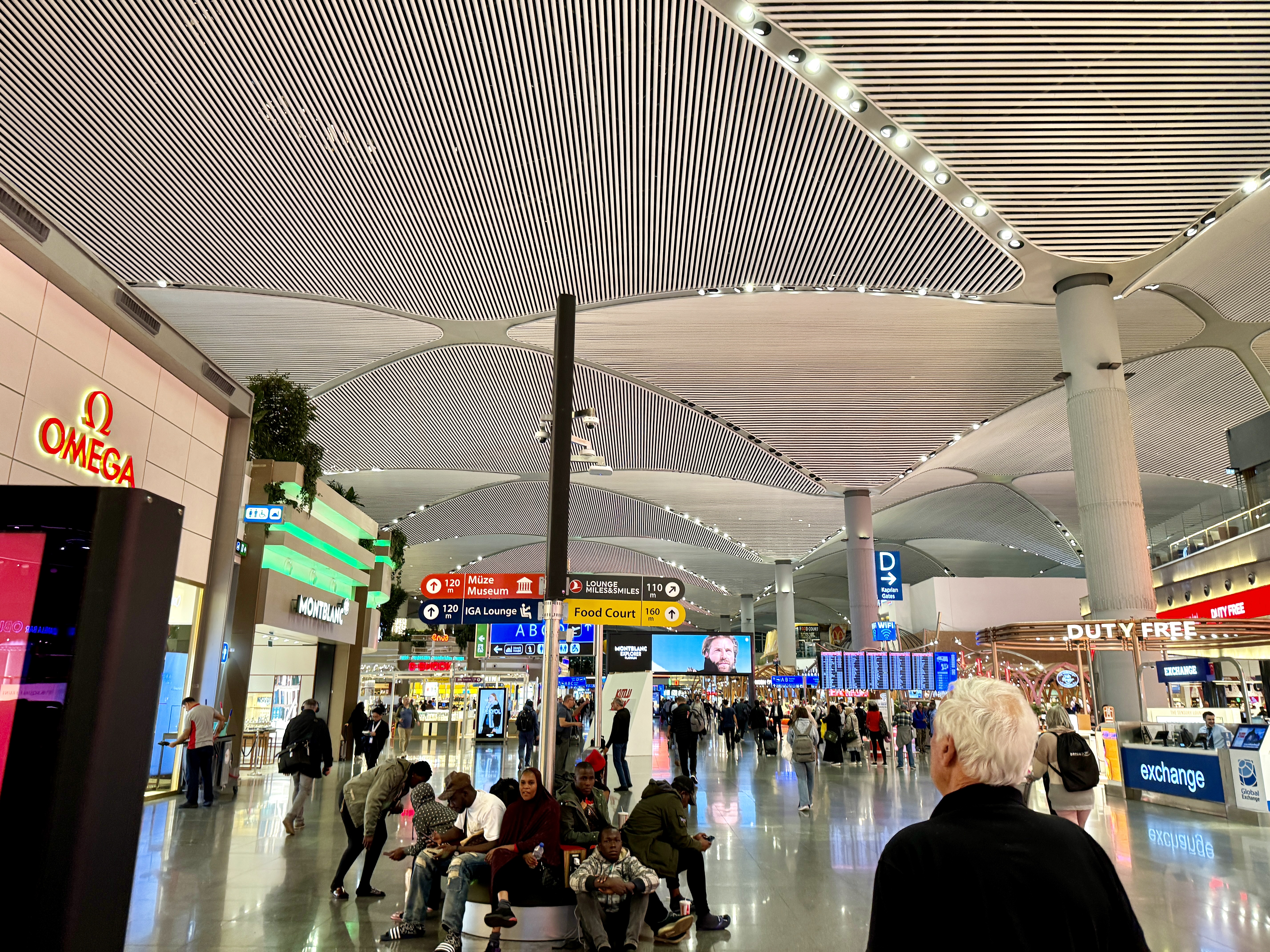 flydubai 737 800 economy IST wayfinding flydubai 737 800 economy IST wayfinding