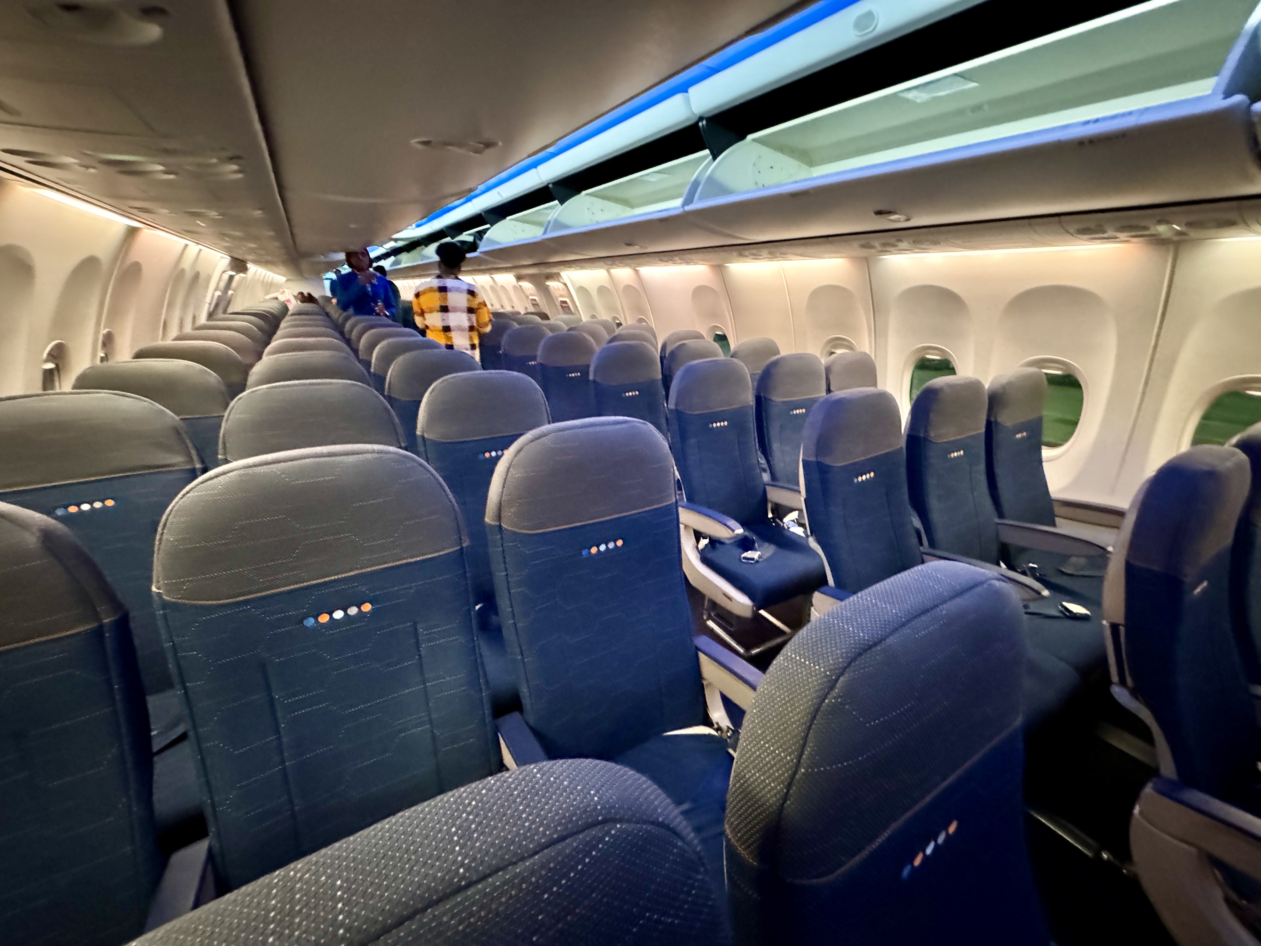 flydubai 737 800 economy cabin overview flydubai 737 800 economy cabin overview