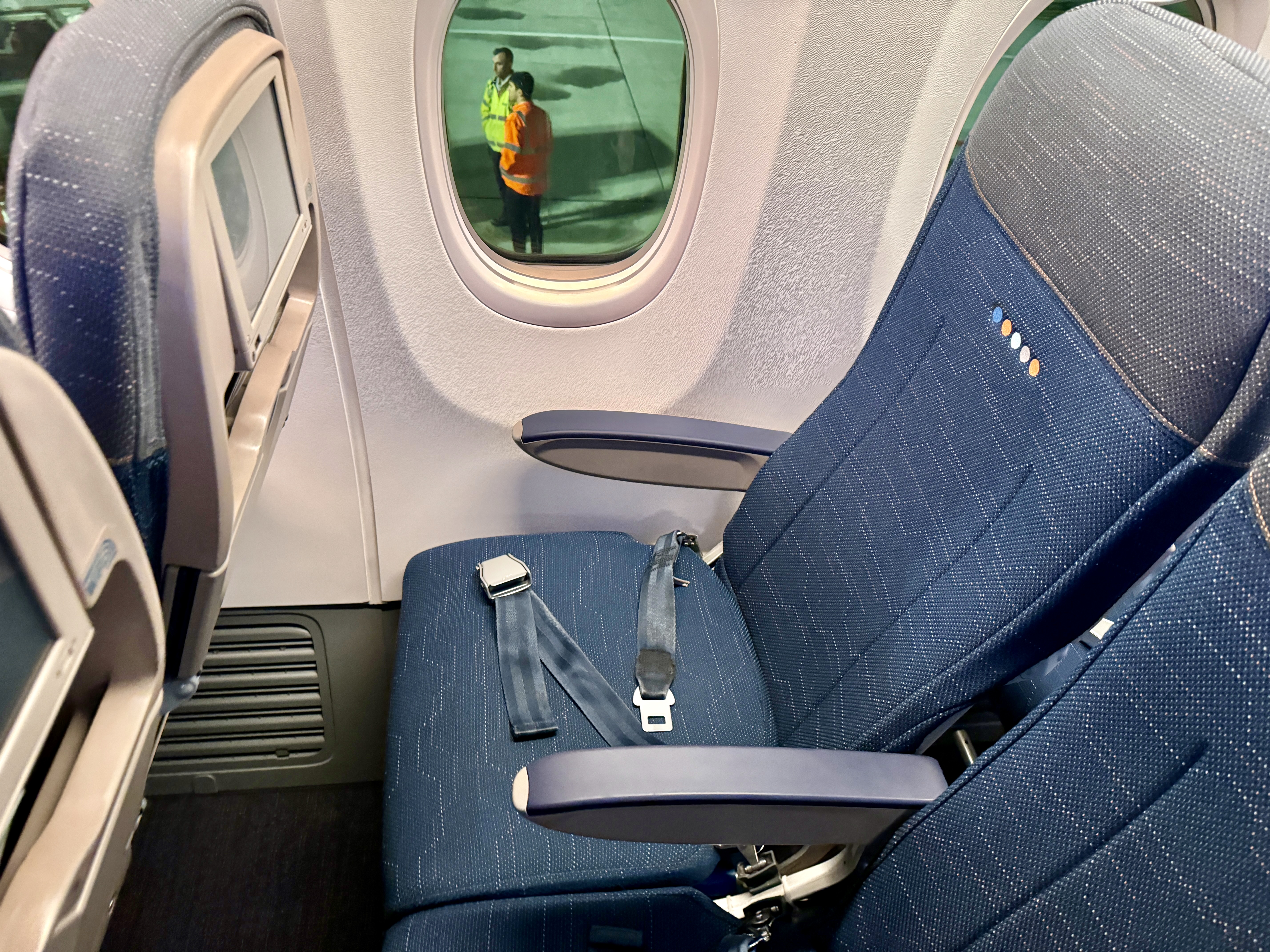 flydubai 737 800 economy seat 7F flydubai 737 800 economy seat 7F