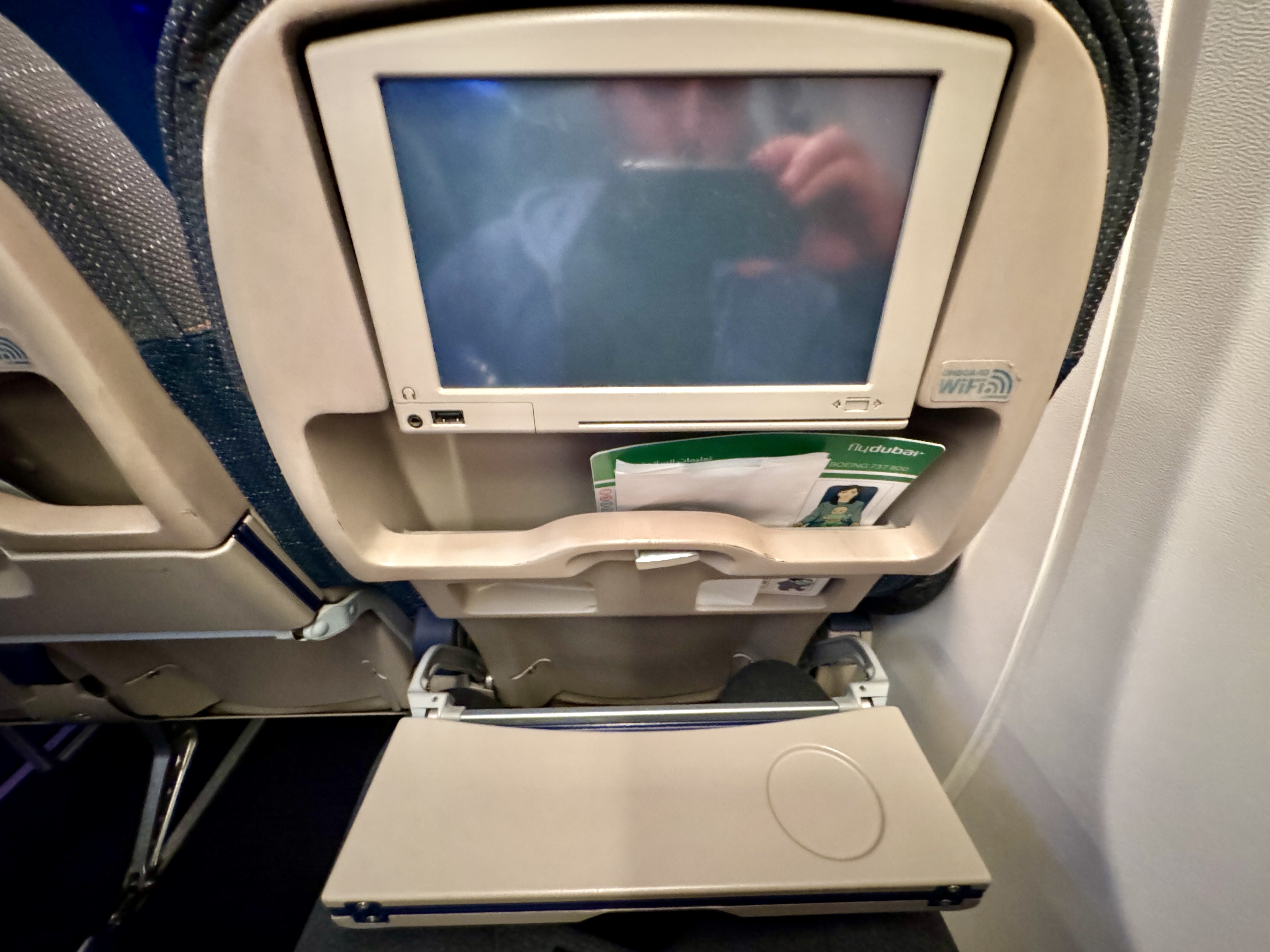 flydubai 737 800 economy tray table half flydubai 737 800 economy tray table half