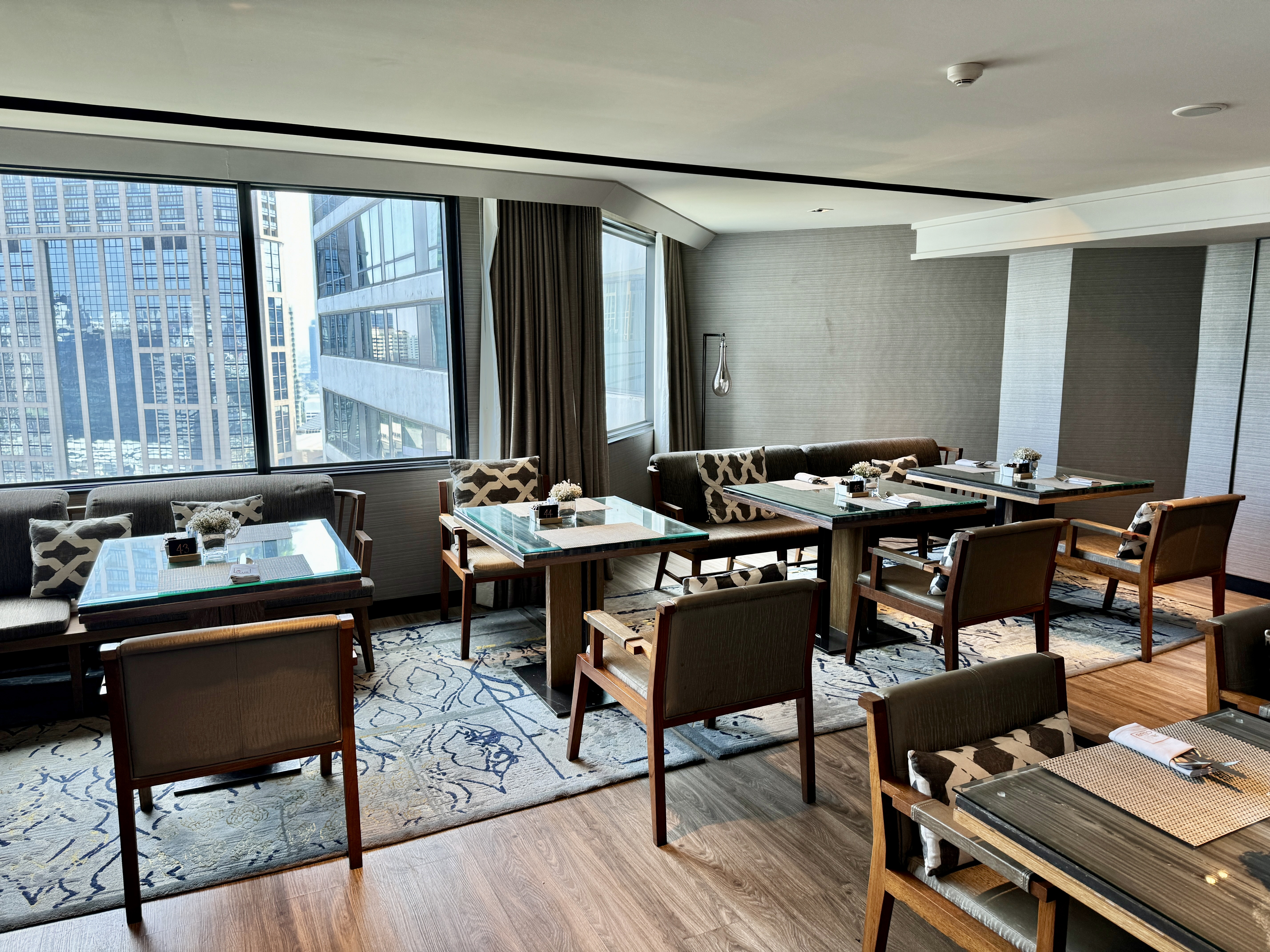 Bangkok Marriott Marquis M Club Table Seating Bangkok Marriott Marquis M Club Table Seating