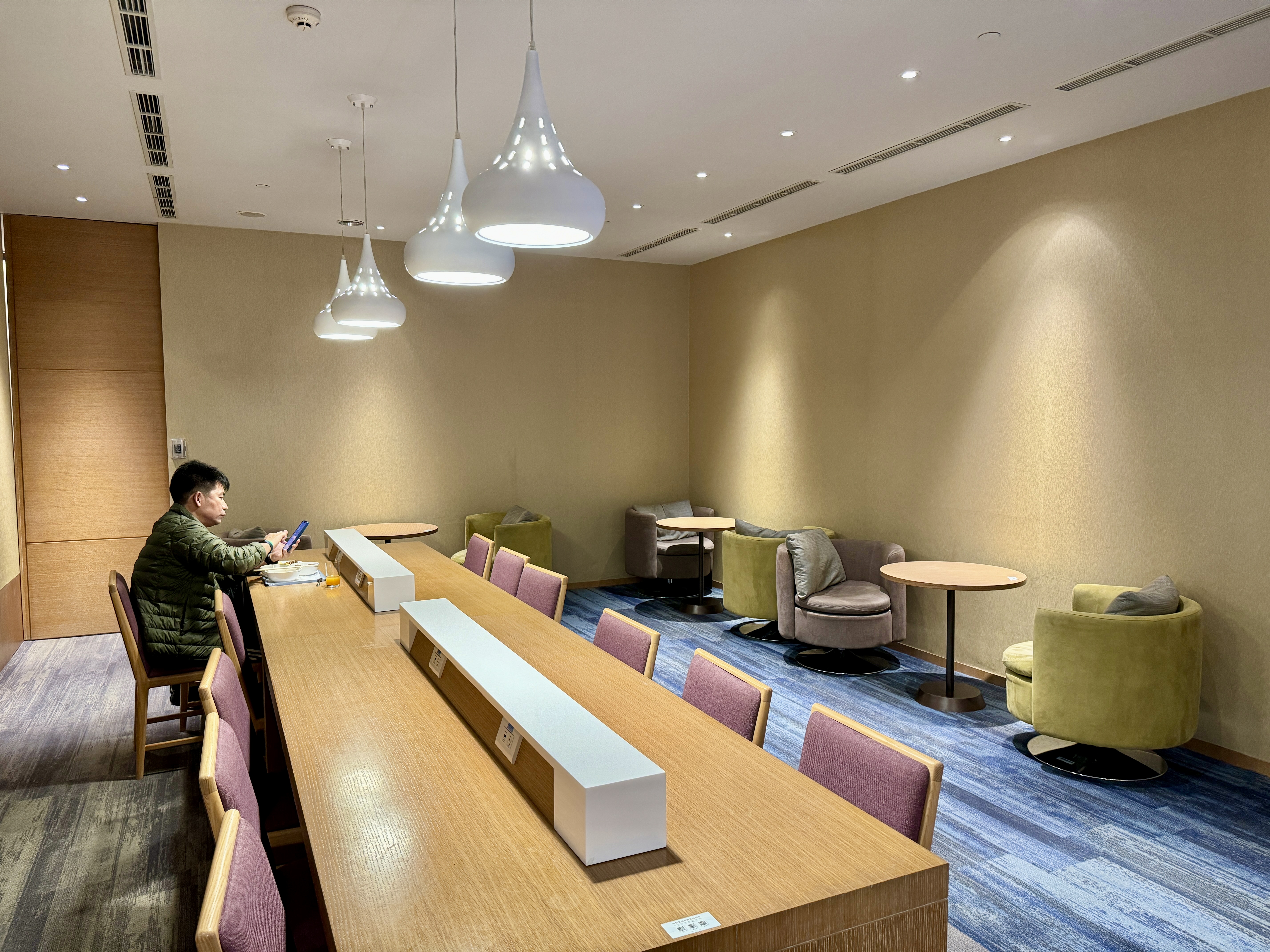 China Airlines A350 Business Class China Airlines Lounge Community Table China Airlines A350 Business Class China Airlines Lounge Community Table