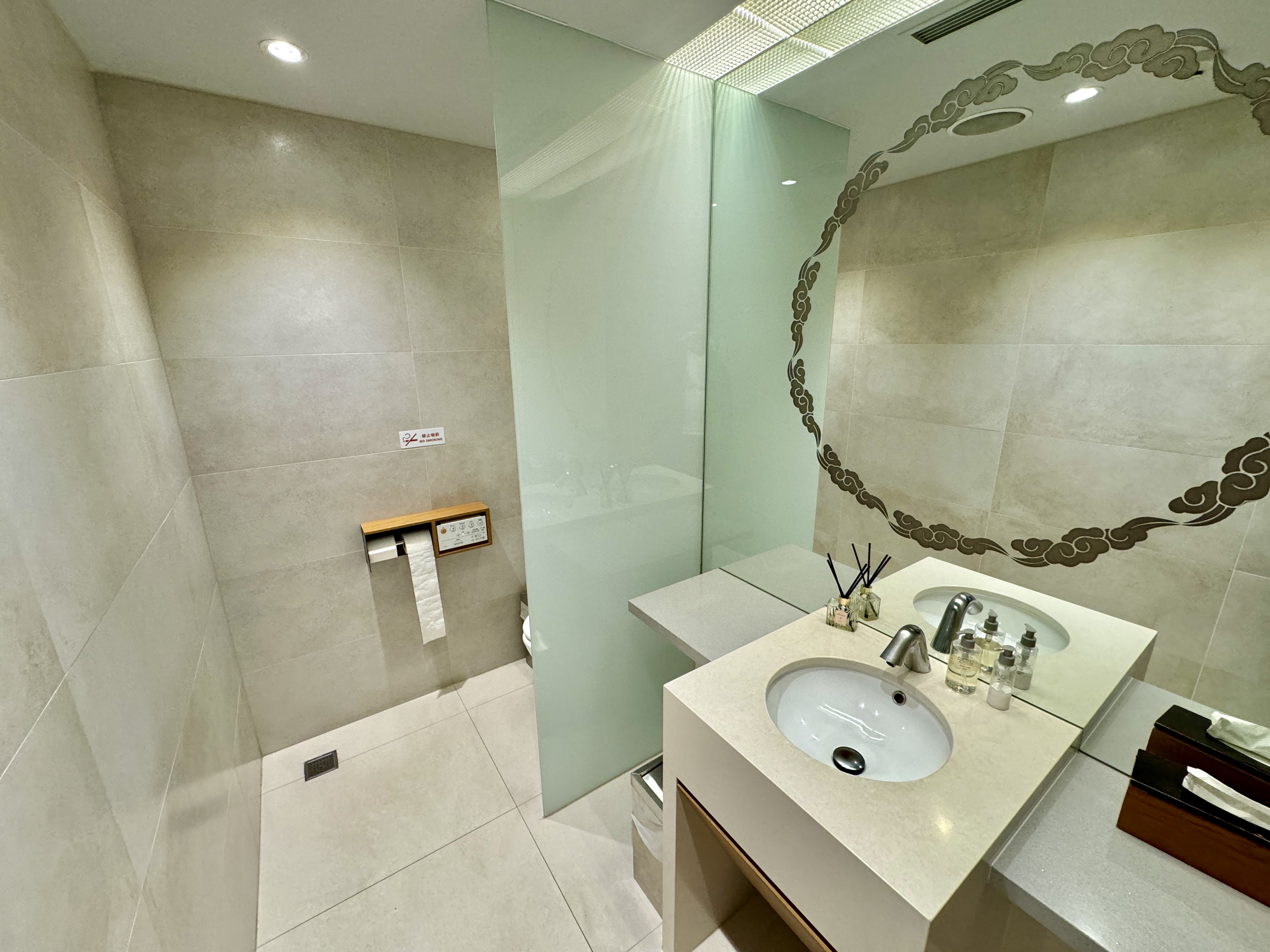 China Airlines A350 Business Class China Airlines Lounge Mens Restroom China Airlines A350 Business Class China Airlines Lounge Mens Restroom