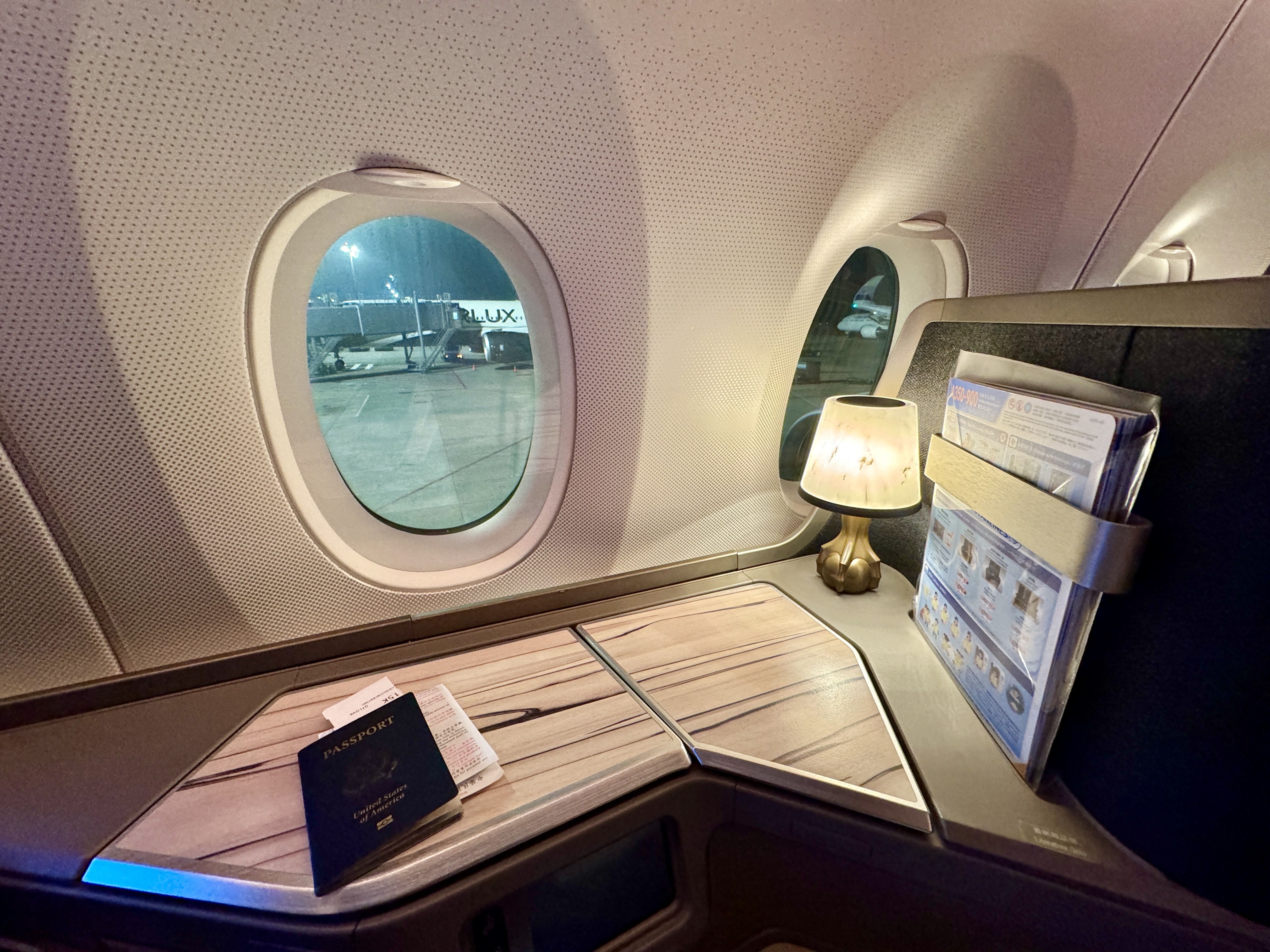 China Airlines A350 Business Class Seat 15K Counter With Windows China Airlines A350 Business Class Seat 15K Counter With Windows