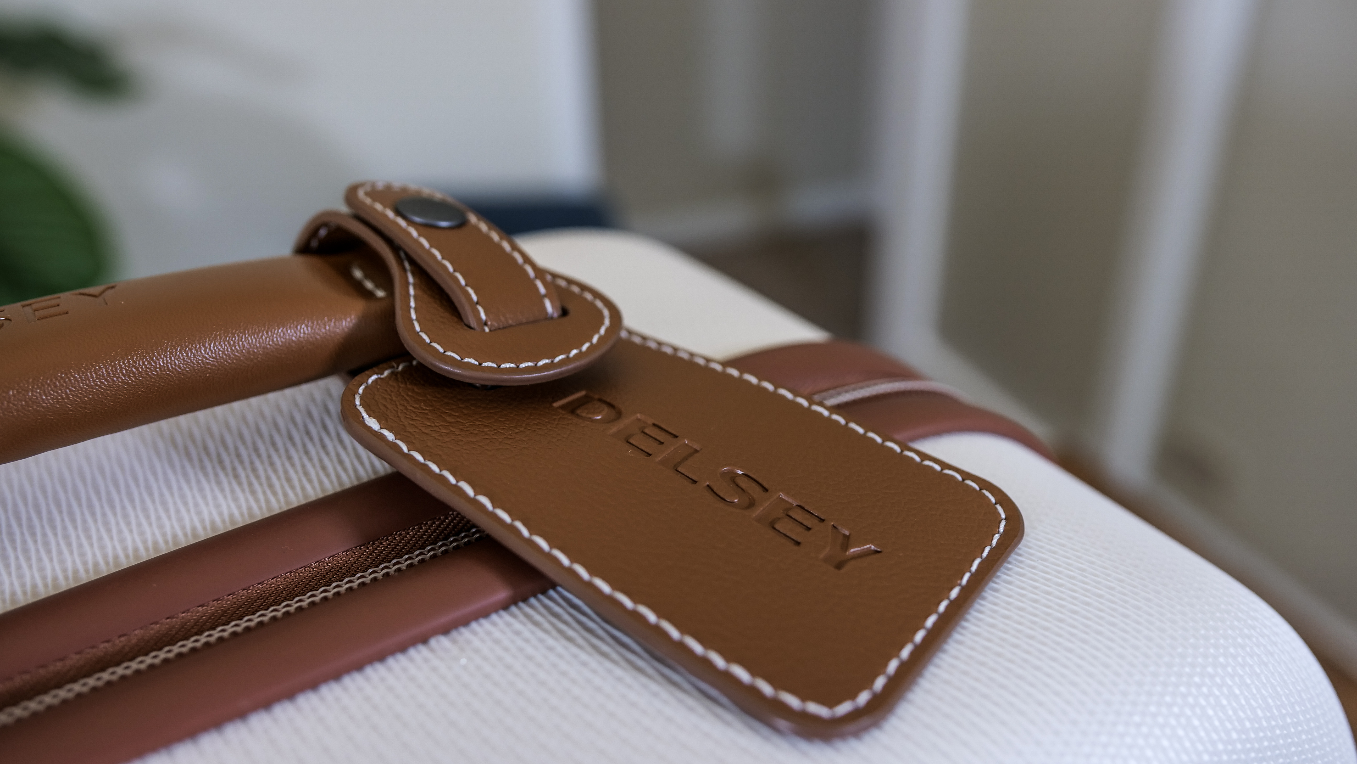Delsey Chatelet Hardside Spinner Luggage Tag Delsey Chatelet Hardside Spinner Luggage Tag
